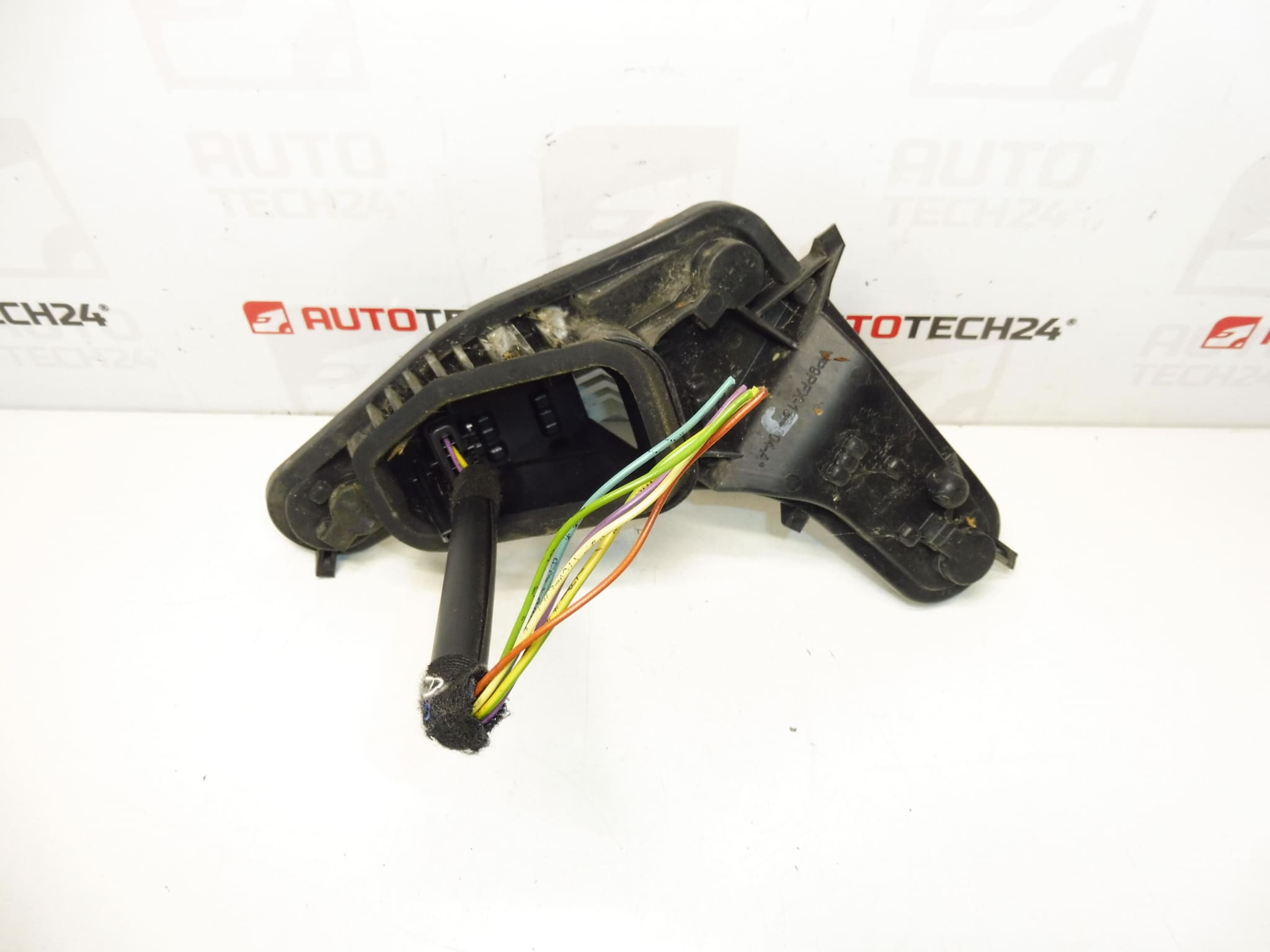 Douille d'ampoule arrière droite Peugeot 207 9686565980 6351HQ – Image 2