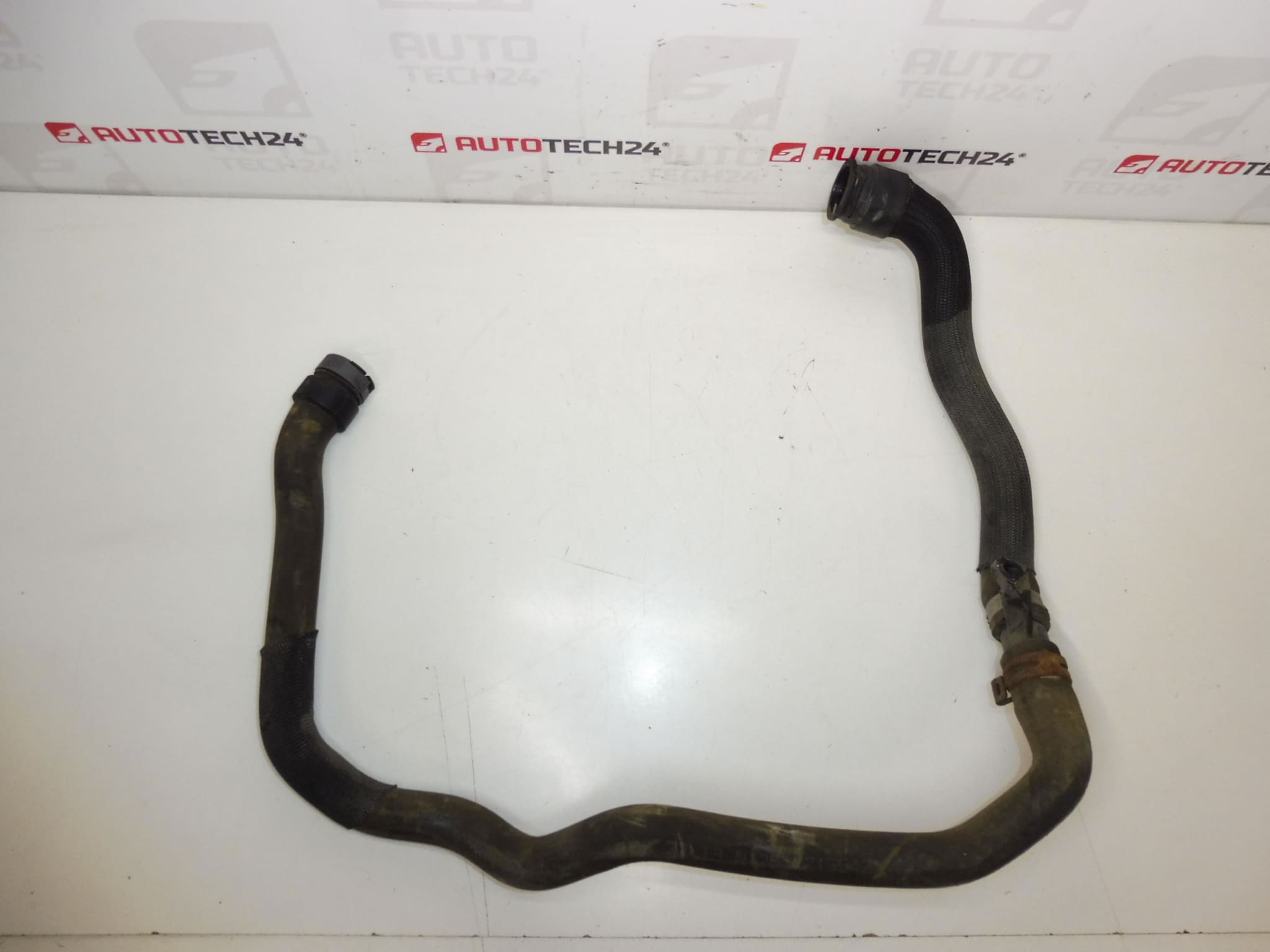 Durite d'eau Citroën Peugeot 1.4 VTI 1.6 VTI 135201 1351NG – Image 2