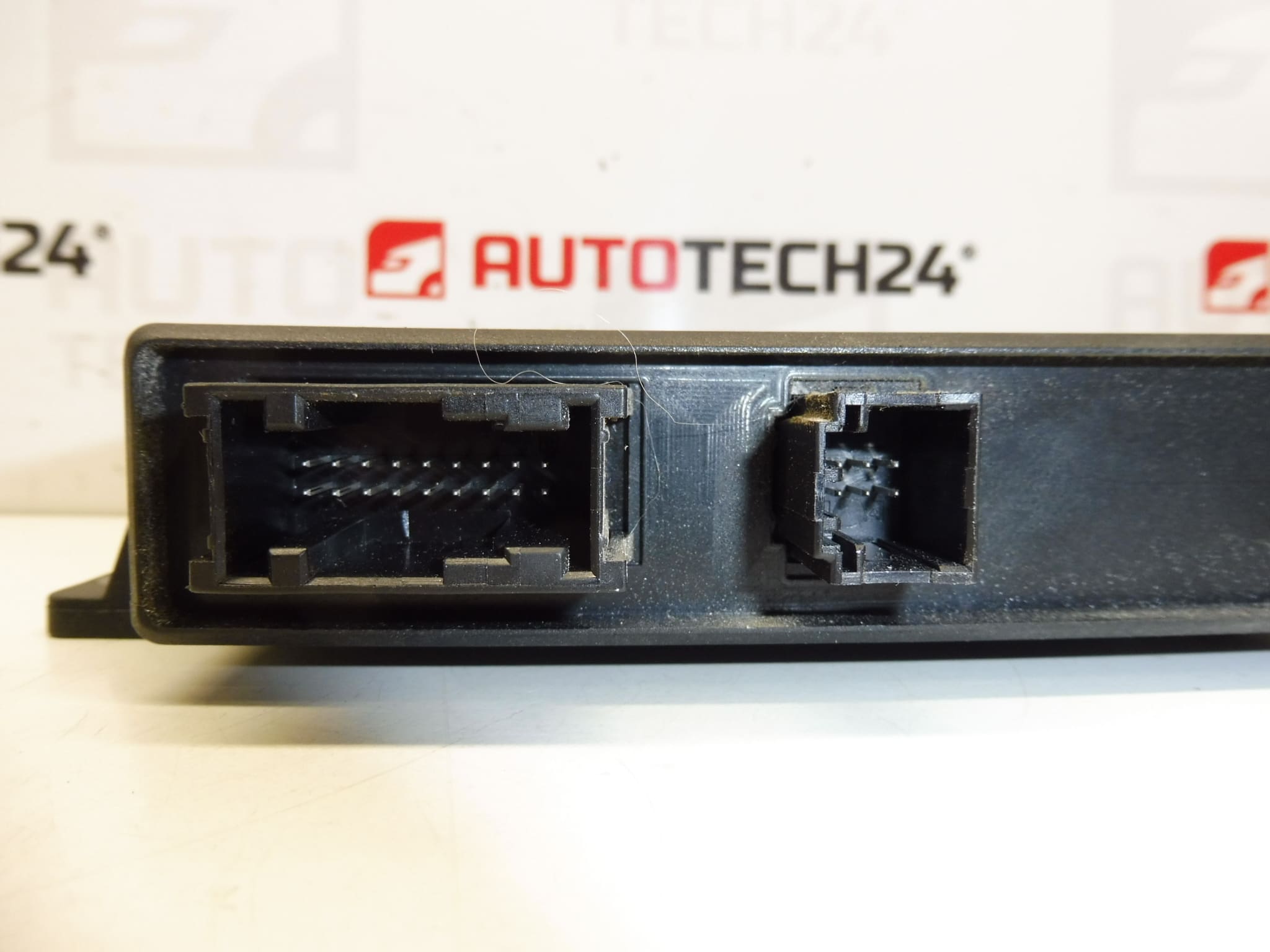 Unité de commande d'aide au stationnement Citroën/Peugeot 0263004204 9663821680 – Image 2