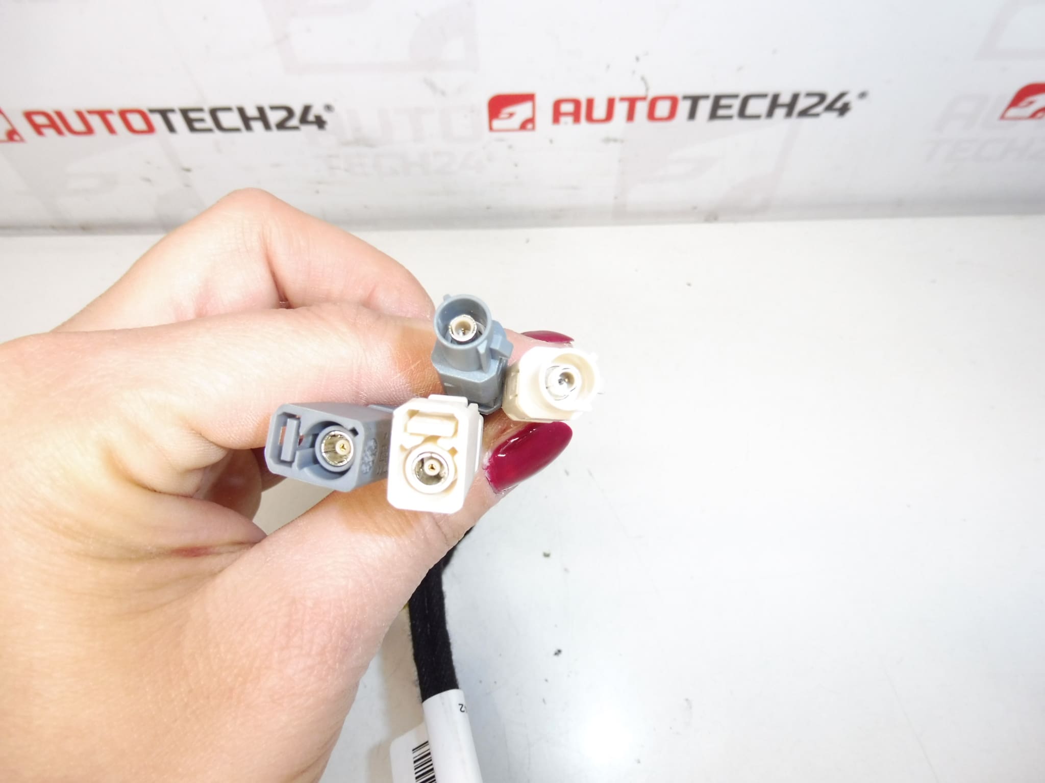 Câble d'antenne Citroën C4 II B7 et DS4 9675654480 6587C8 – Image 2