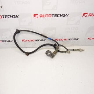 À l'arrière de la batterie de poteau négatif Citroën C1 Peugeot 107 5642HC