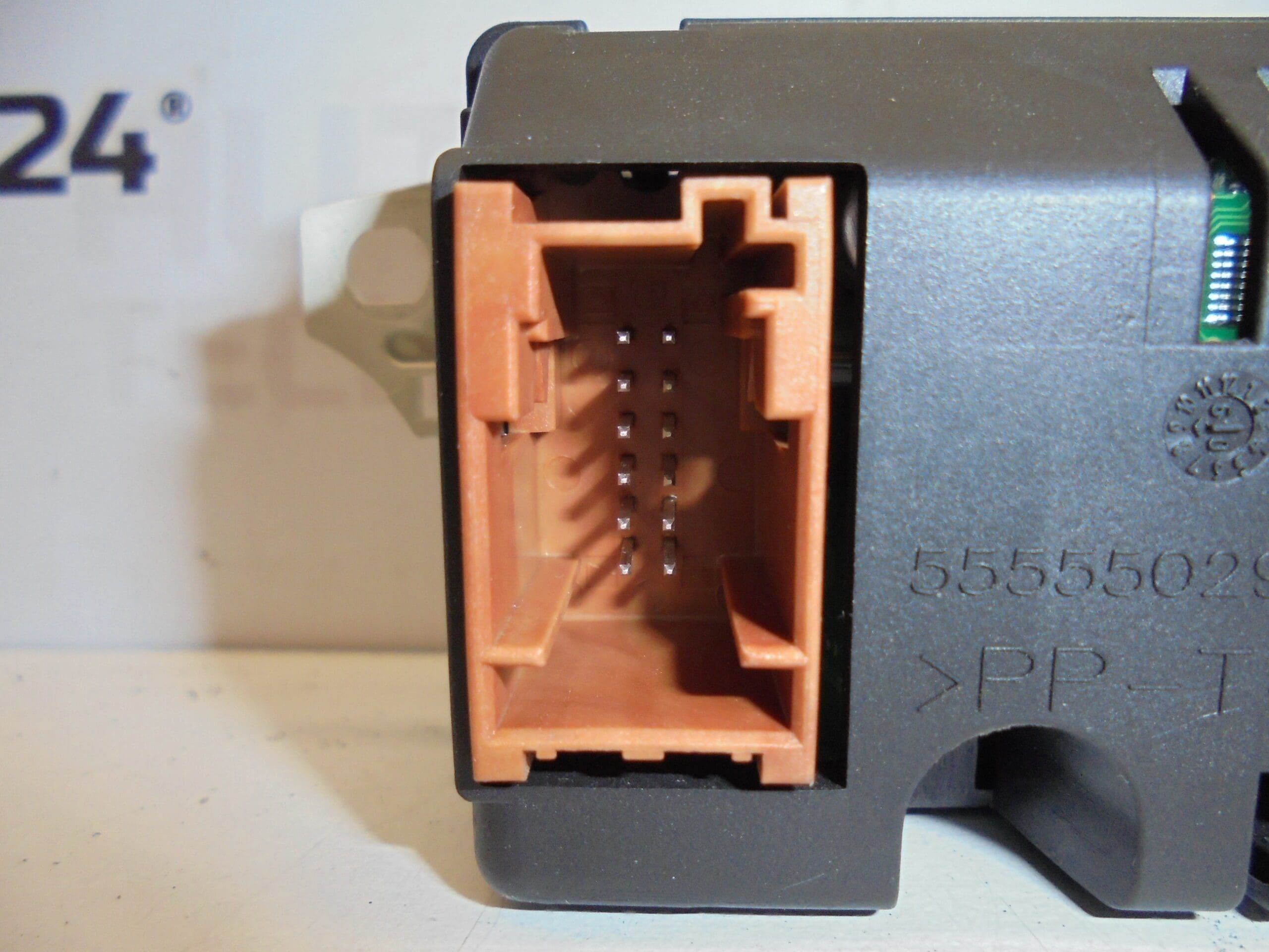 Ecran ordinateur radio Citroën Peugeot 308 9666136680 6593F4