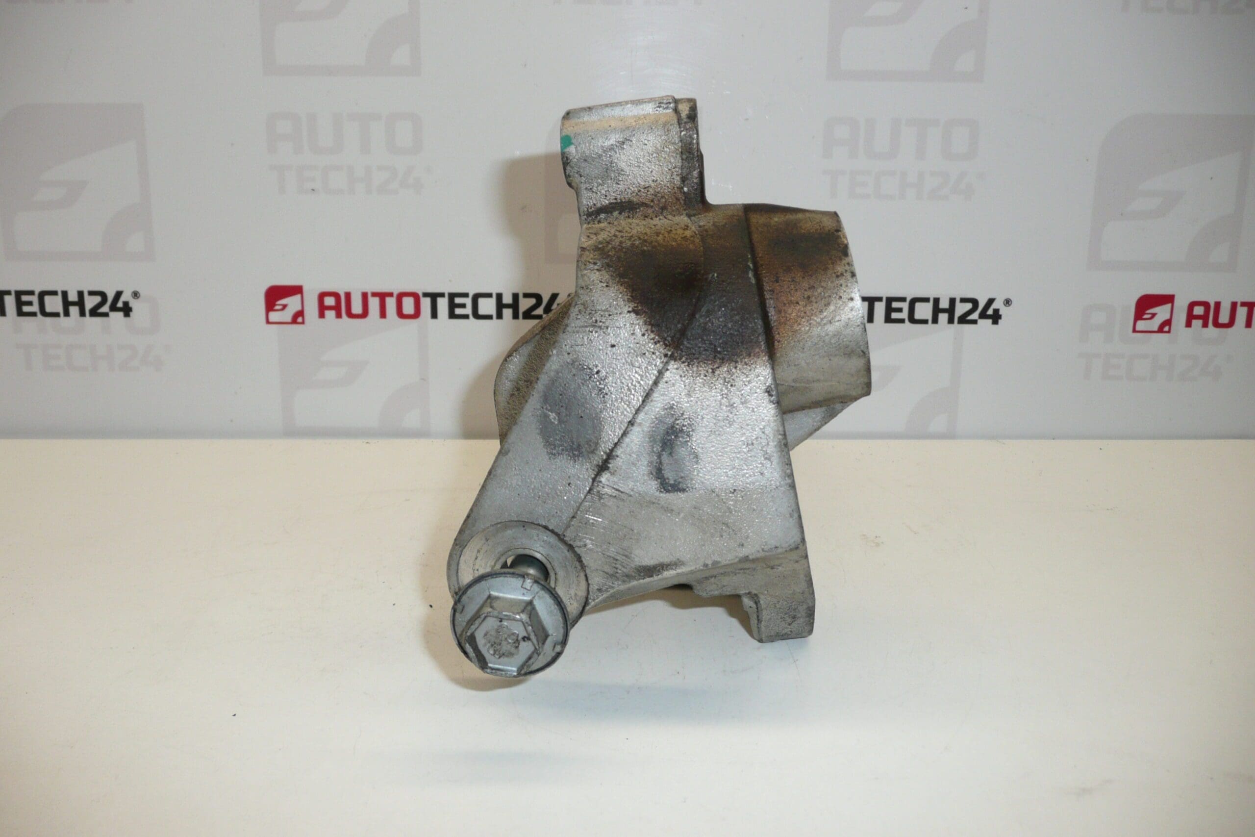 Support moteur Citroën Peugeot 2.0 HDI 96451611 1839E0