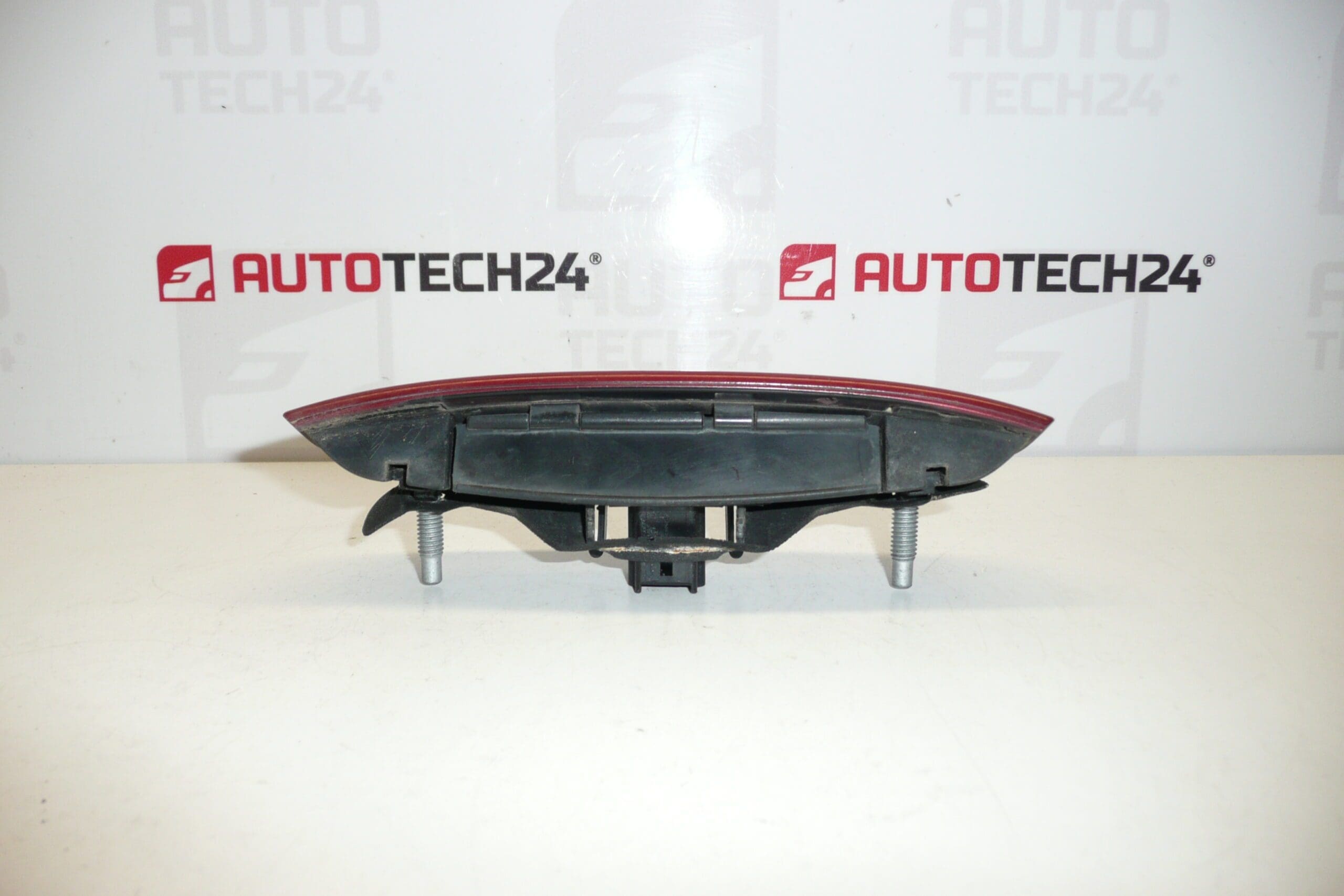 Manivelle du couvercle Citroën C4 C5 II rouge 9649858777