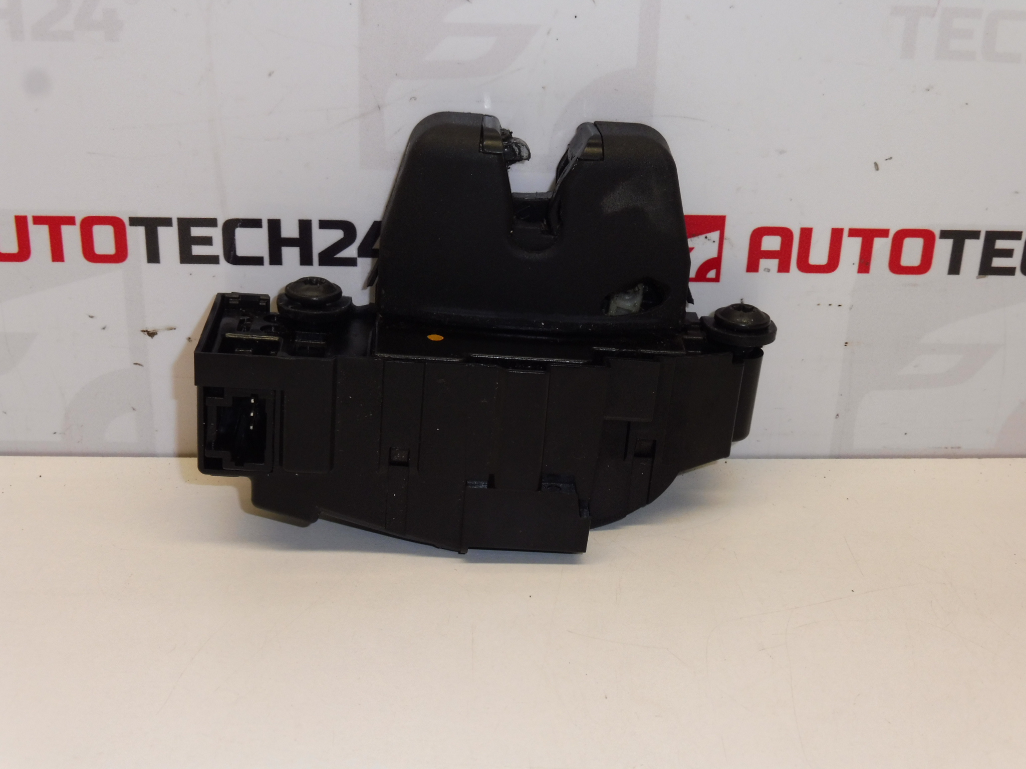 Serrure de hayon Citroën Peugeot 9671153680 8719G7