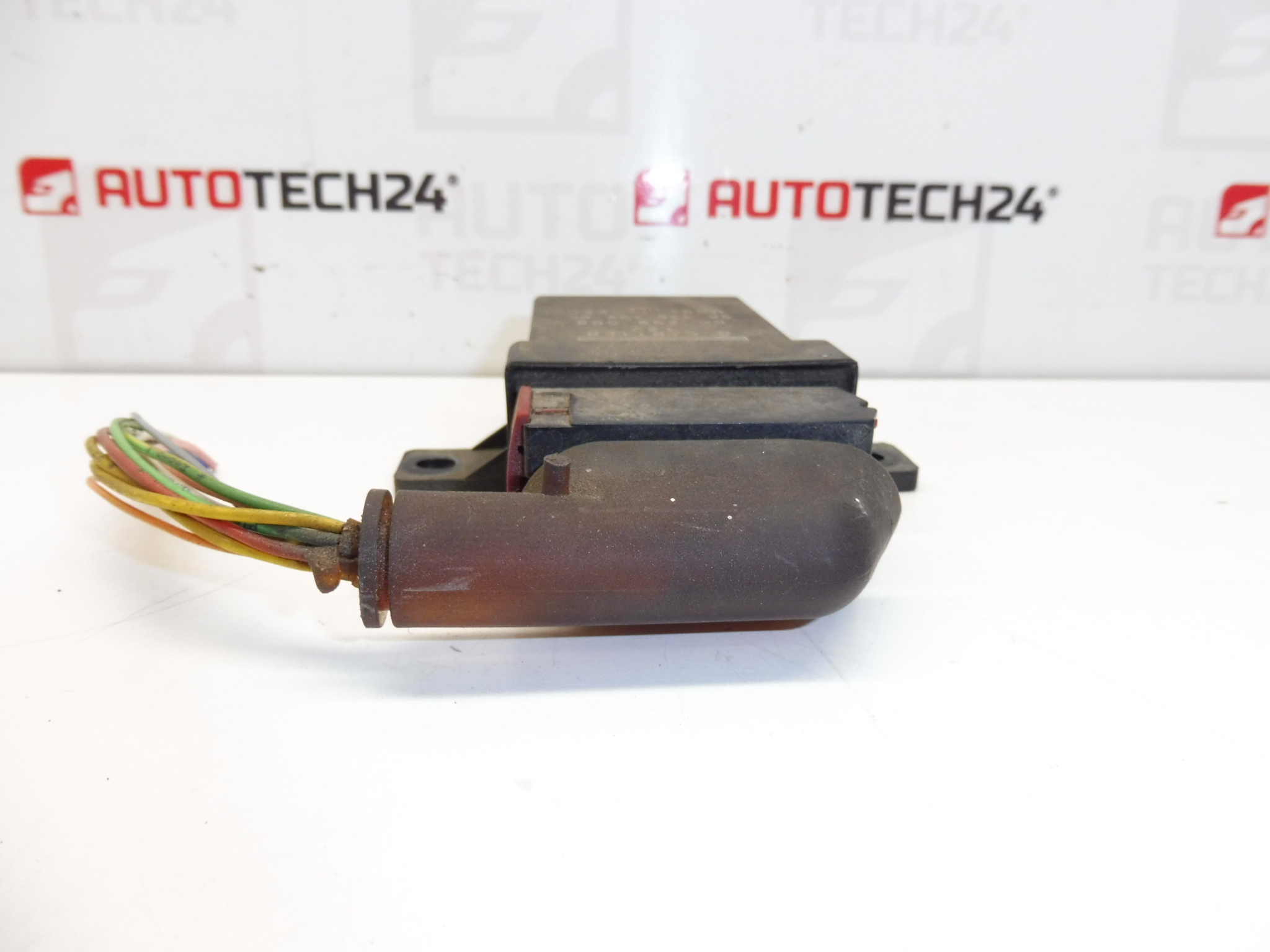 Relais de ventilateur G.Cartier 9633610280 1338A1