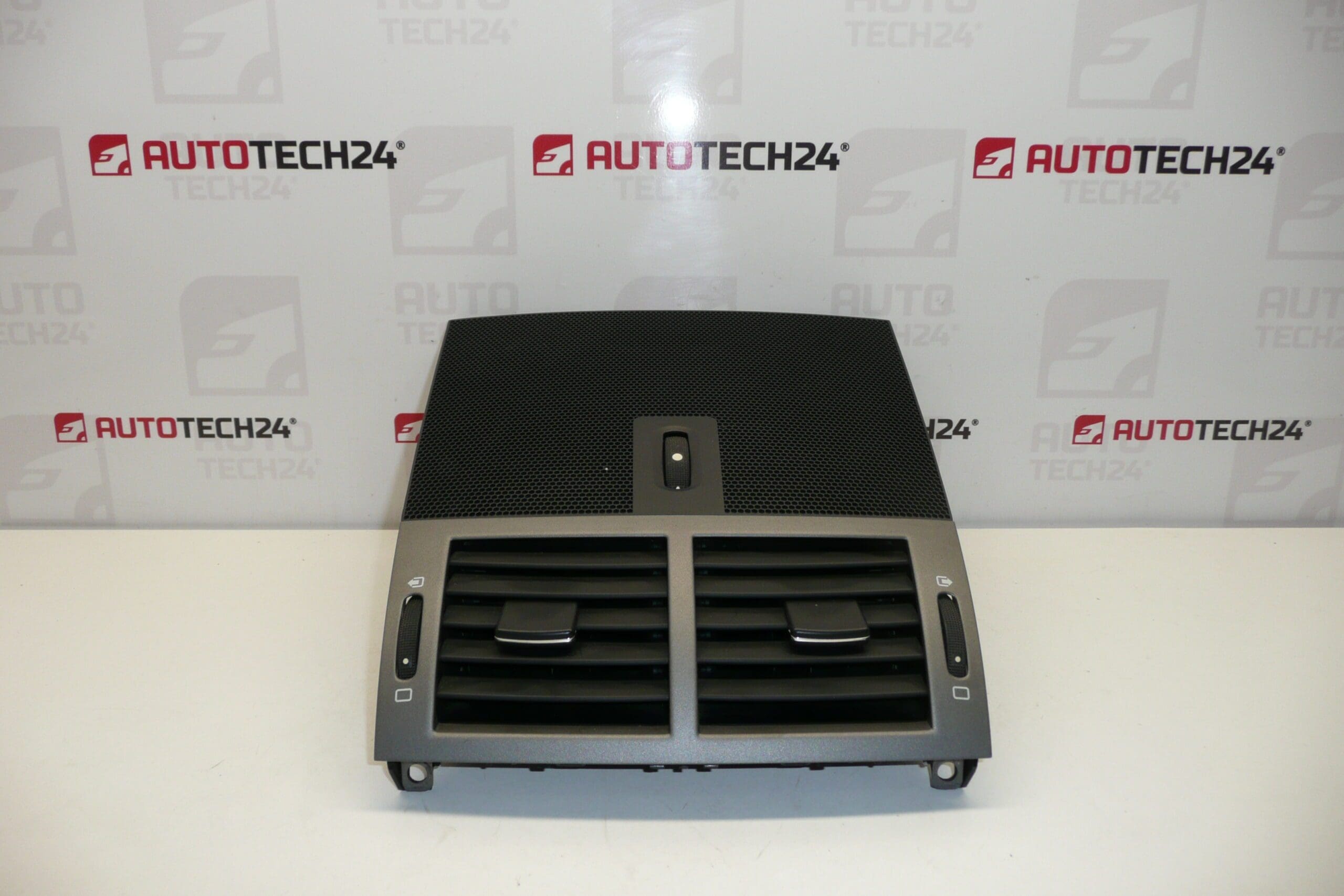 Trous d'aération Peugeot 407 9644589777 8265L2