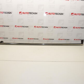 Baguette CHROME pour la porte arrière droite Citroen C4 Picasso 9334N8