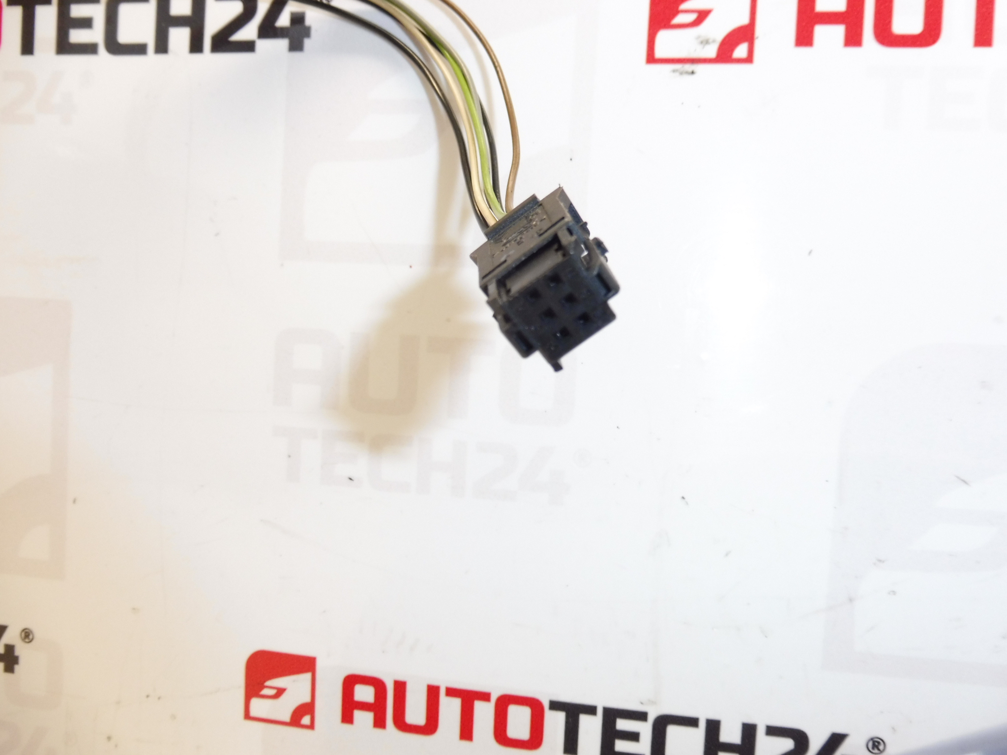 Peugeot 307 EZWD rétroviseur droit légèrement rayé 8149AX