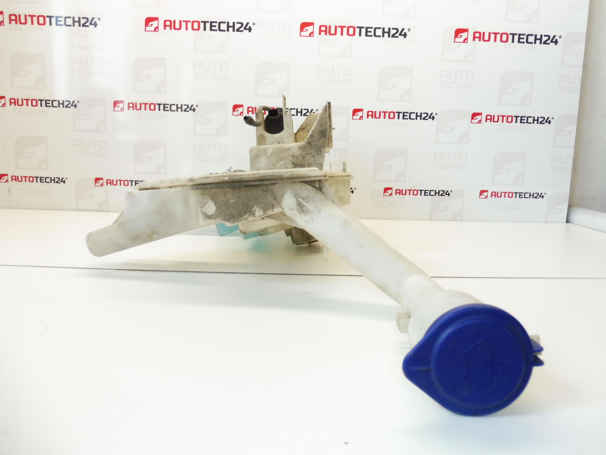 Réservoir lave glace Citroën C5 X7 9683488280 9682177680 9683486480 6431L1