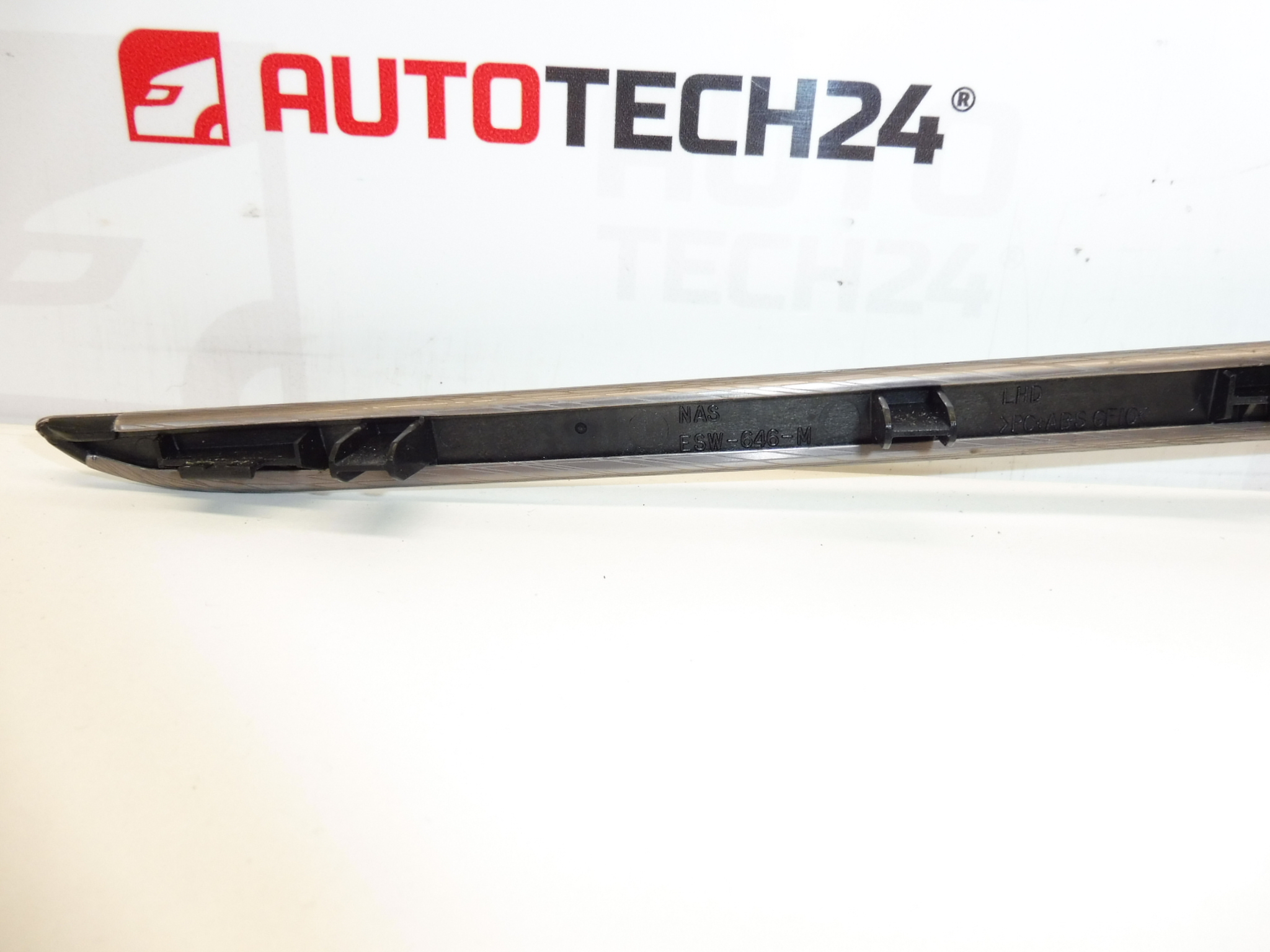 Baguette de tableau de bord Citroën C5 X7 9683709880 8231S1