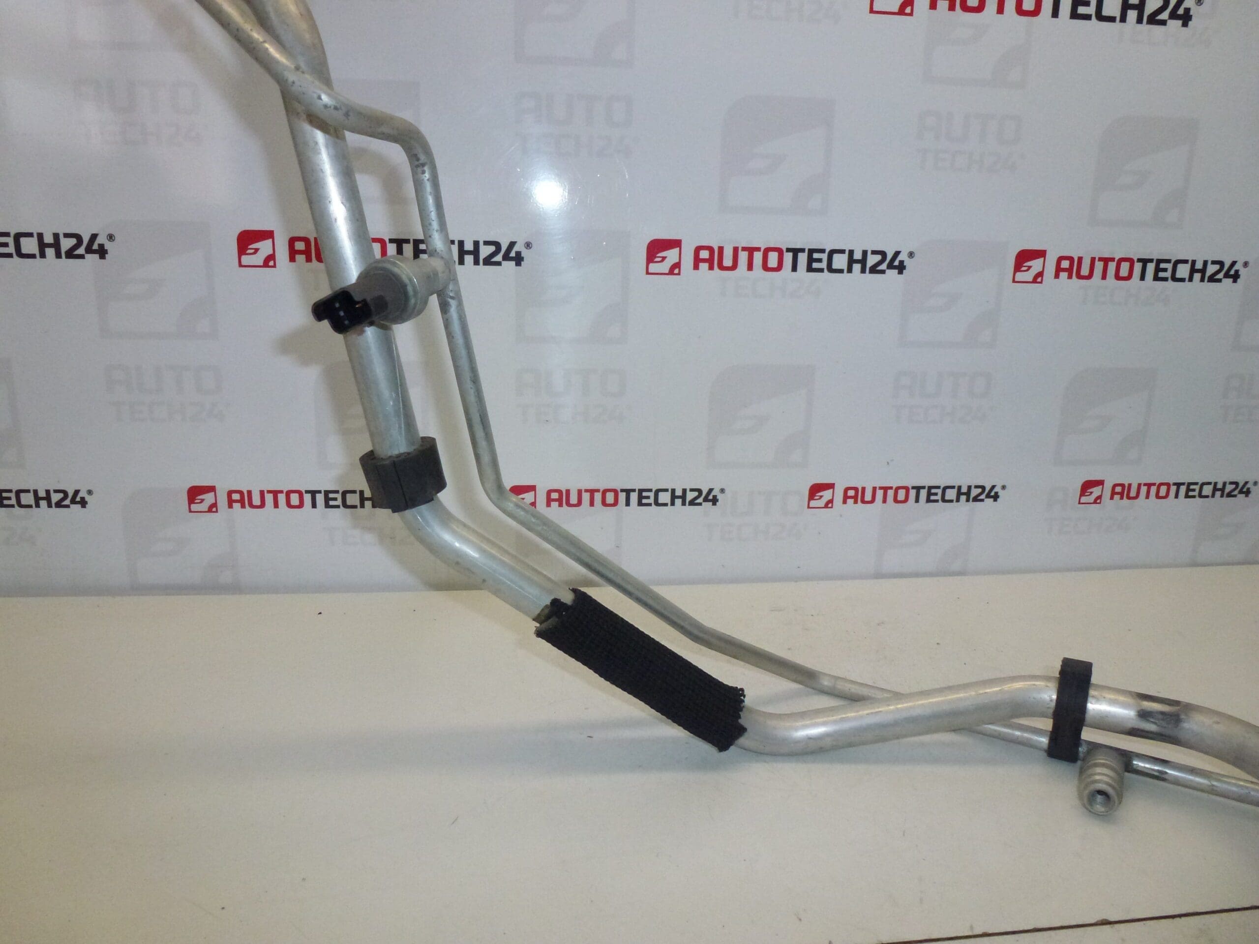 Tuyau climatique Citroën Peugeot 9658201280 647741