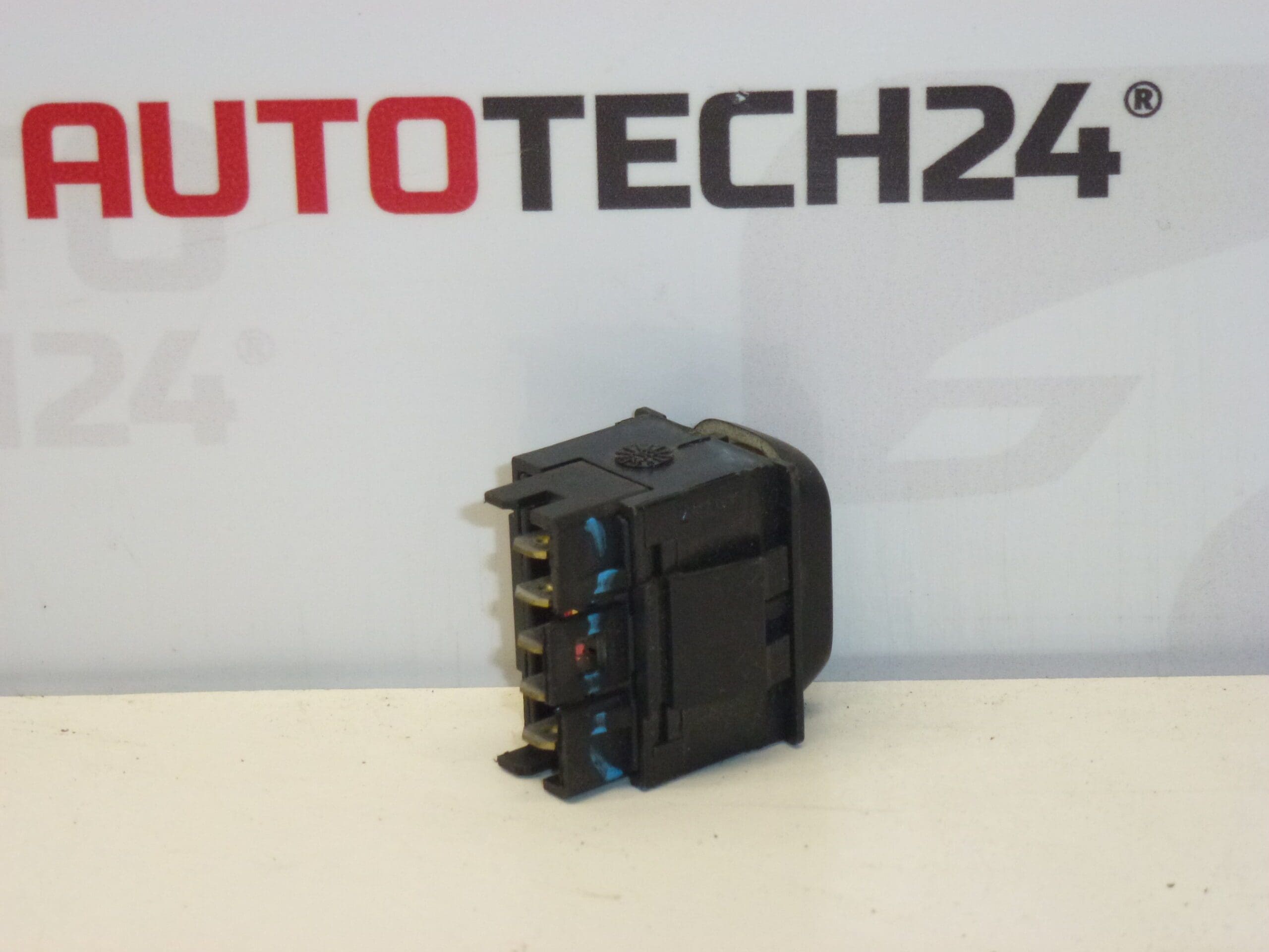 Commande de vitre Citroën Xsara 6552NW