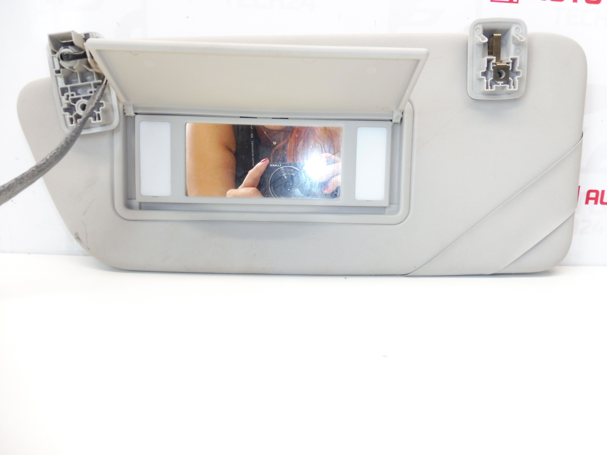 Pare-soleil Peugeot 308 gauche 8143VR 16115131BJ