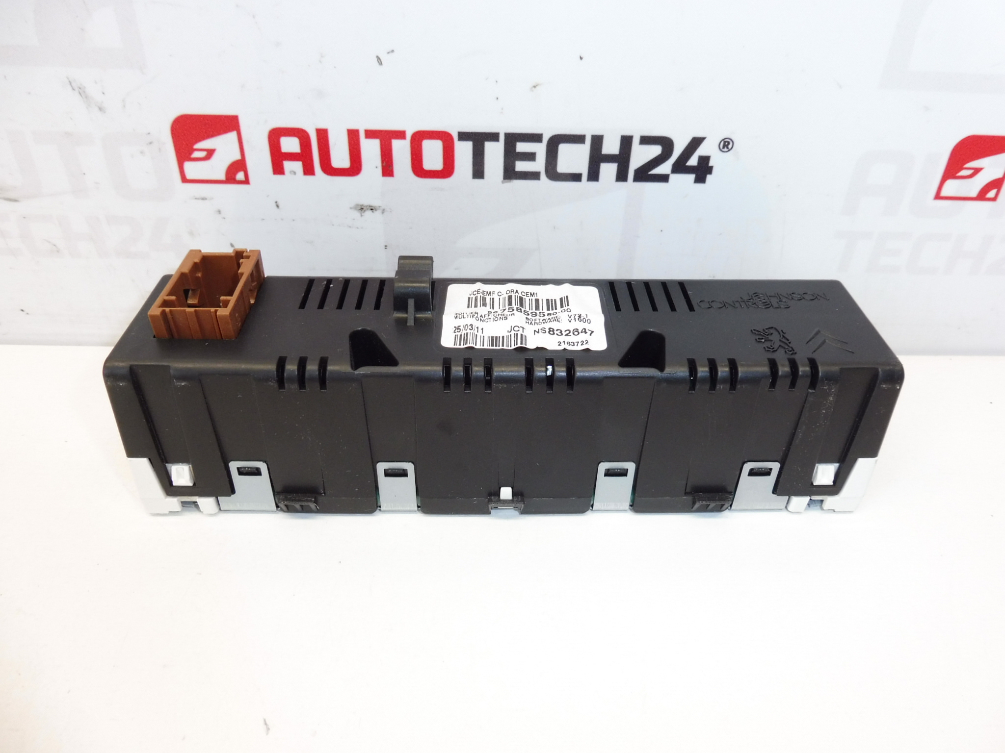 Peugeot 308 écran ordinateur radio 9675859580 1607240280