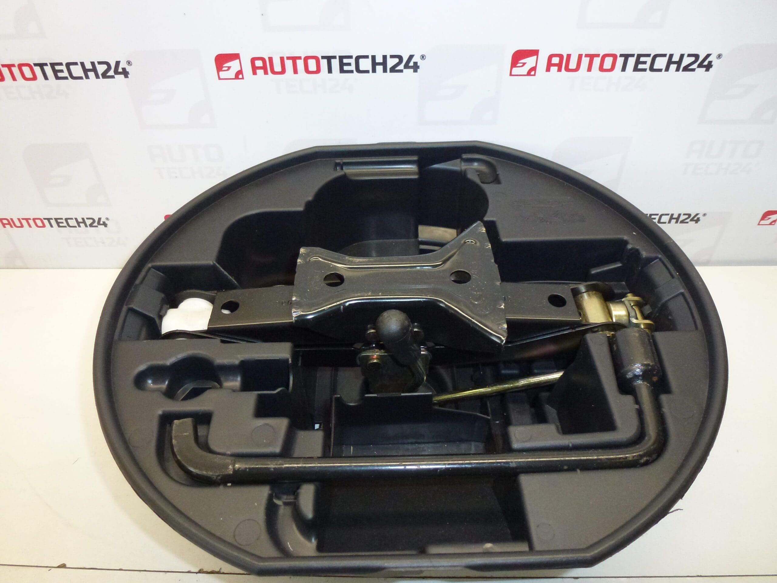 Outillage, cric, clé, oeillet de remorquage Citroën C3 PLURIEL