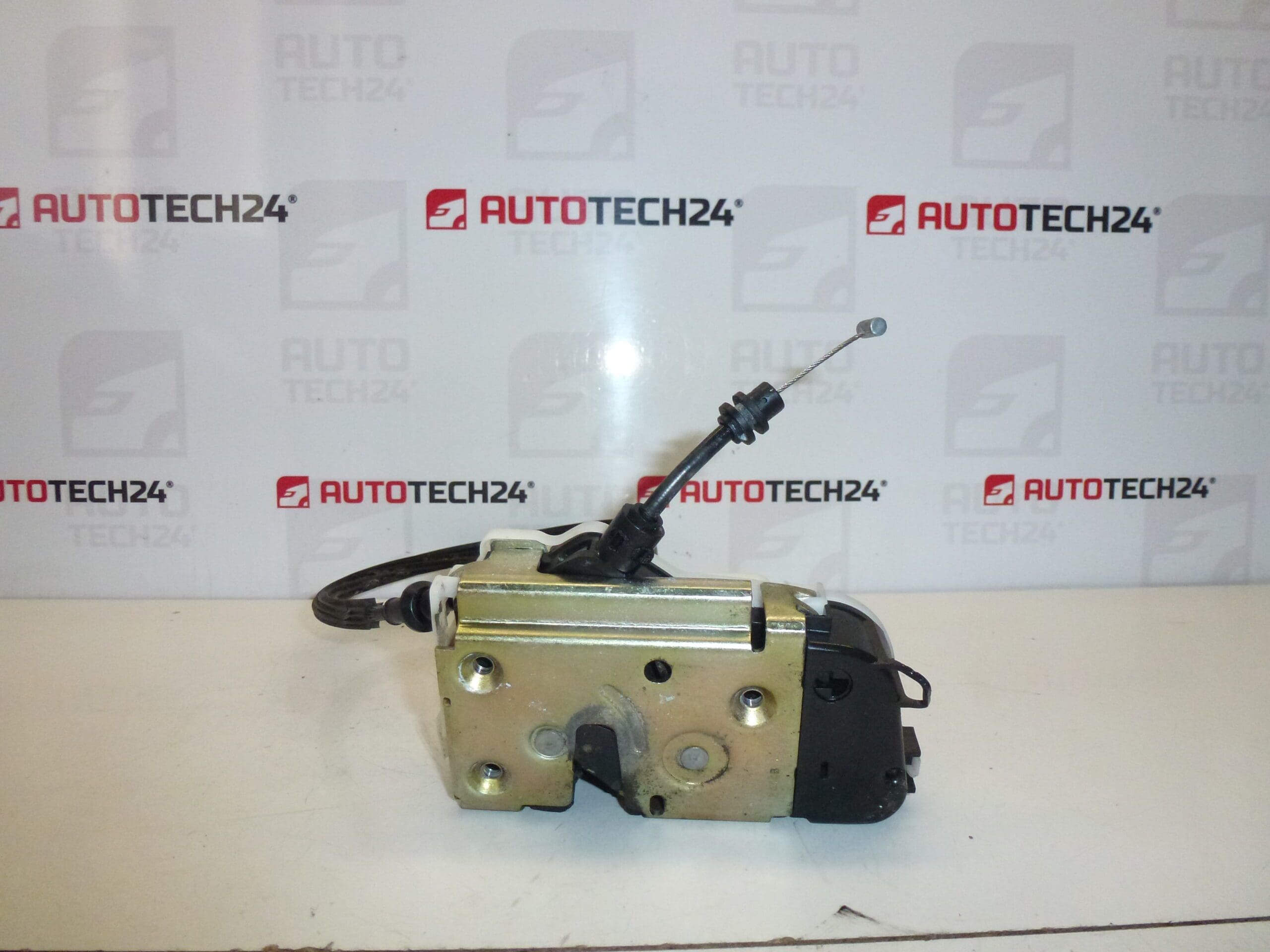 Serrure de porte arrière gauche Citroën C3 6PIN 46978280 9137A1