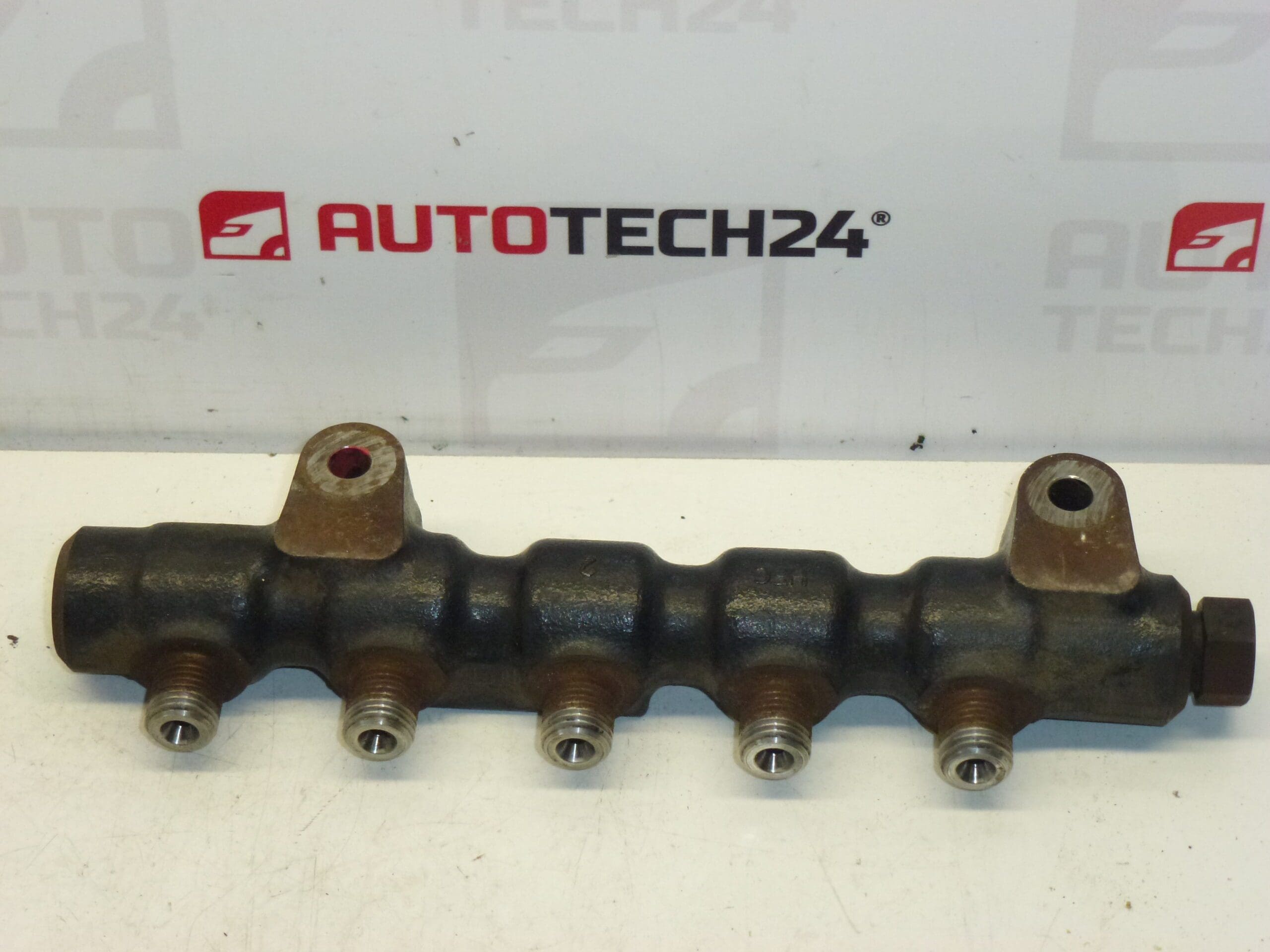 Rail ferroviaire 1.4 HDI 1.6 HDI Citroën Peugeot 9654592680 1570G2