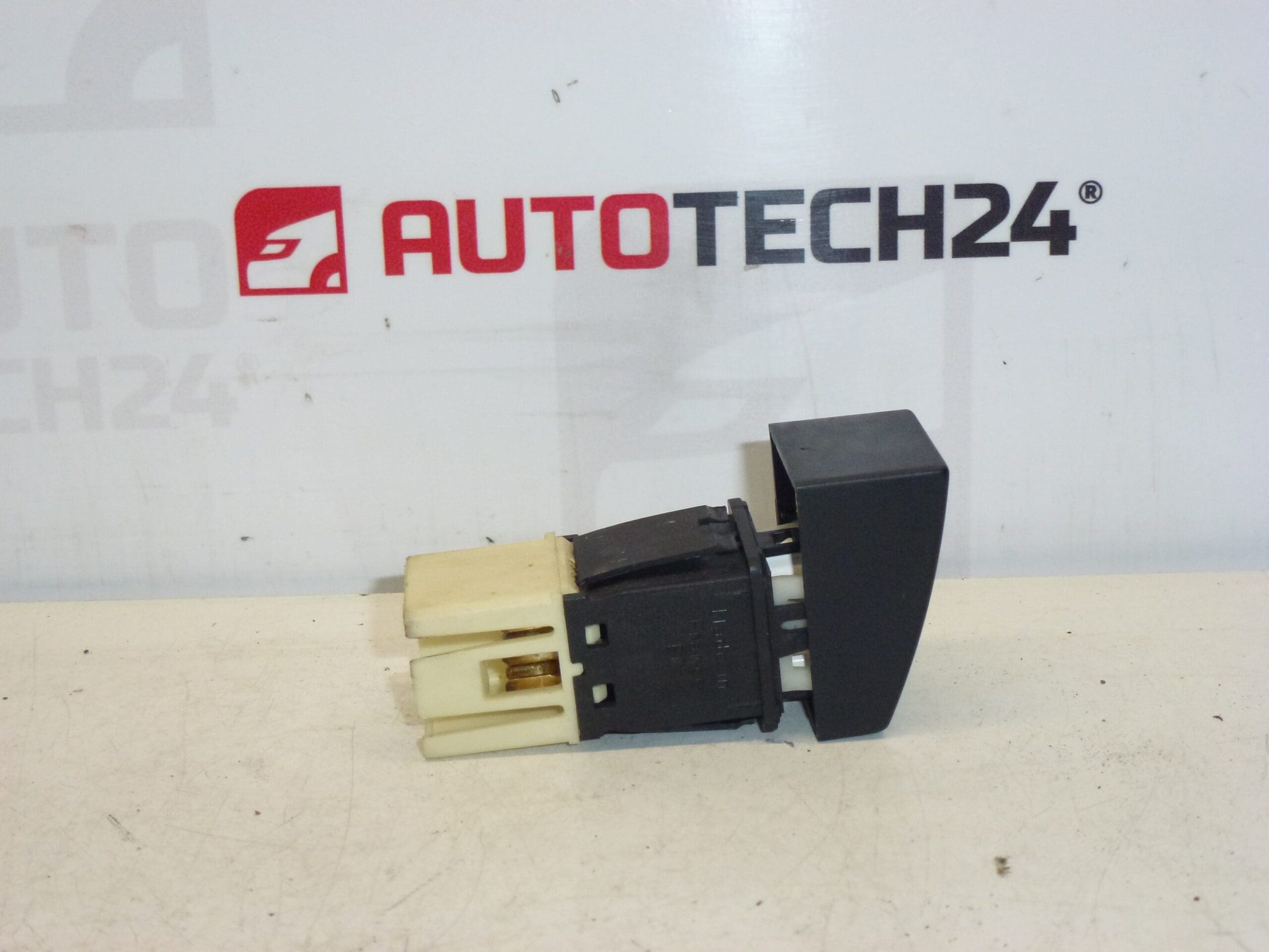 Commutateur ESP Peugeot 406 6554K6