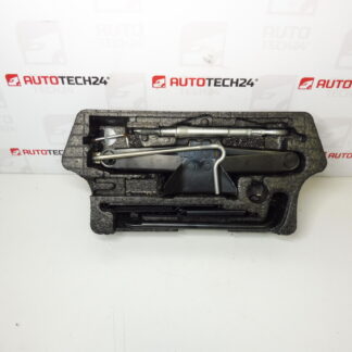 Outil, levier, clé, anneau de remorquage Citroën C4 Picasso 6736A3 674418 672594 671809 671739