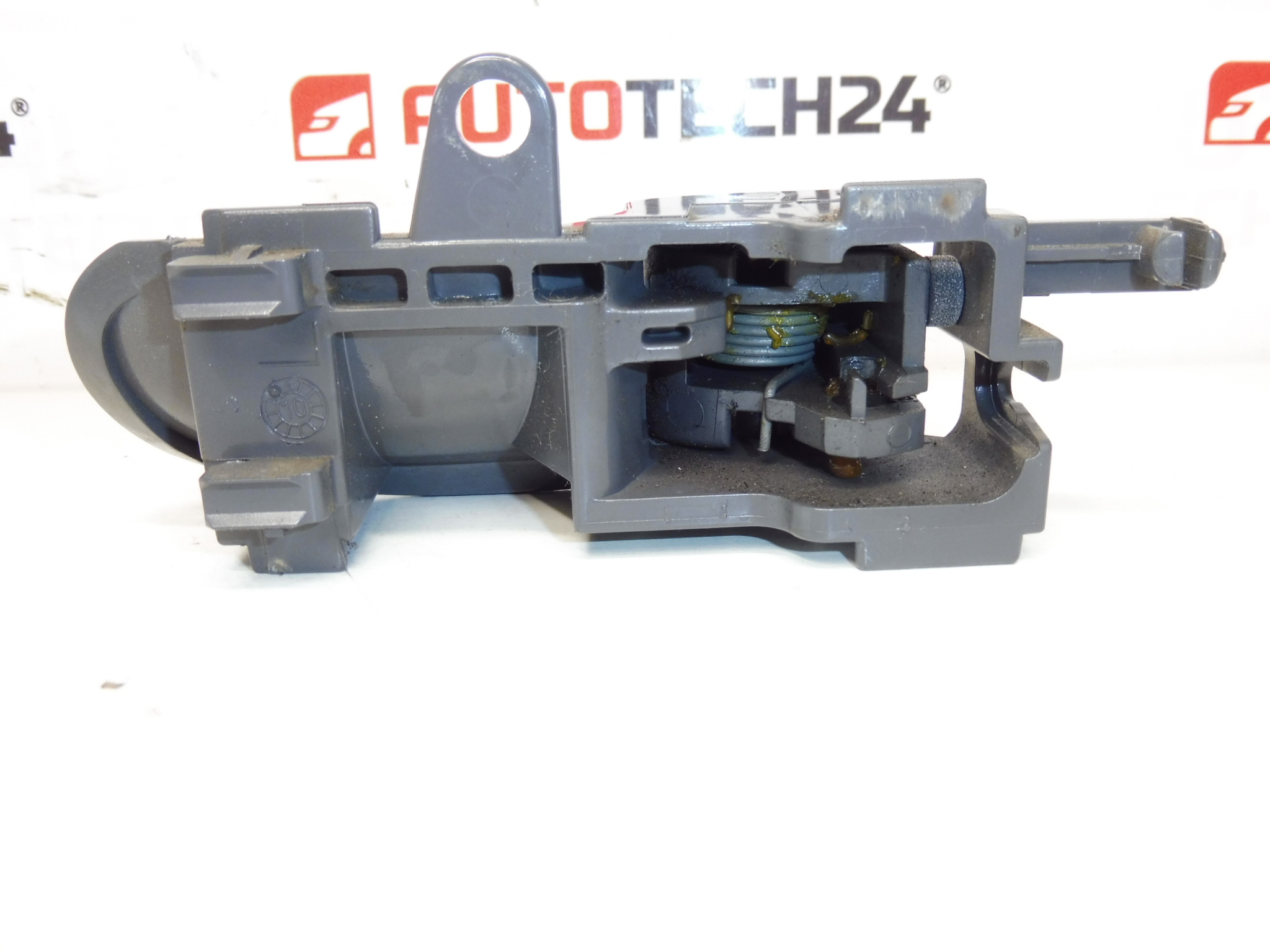 Manivelle intérieure gauche Citroën C1 Peugeot 107 1608475980