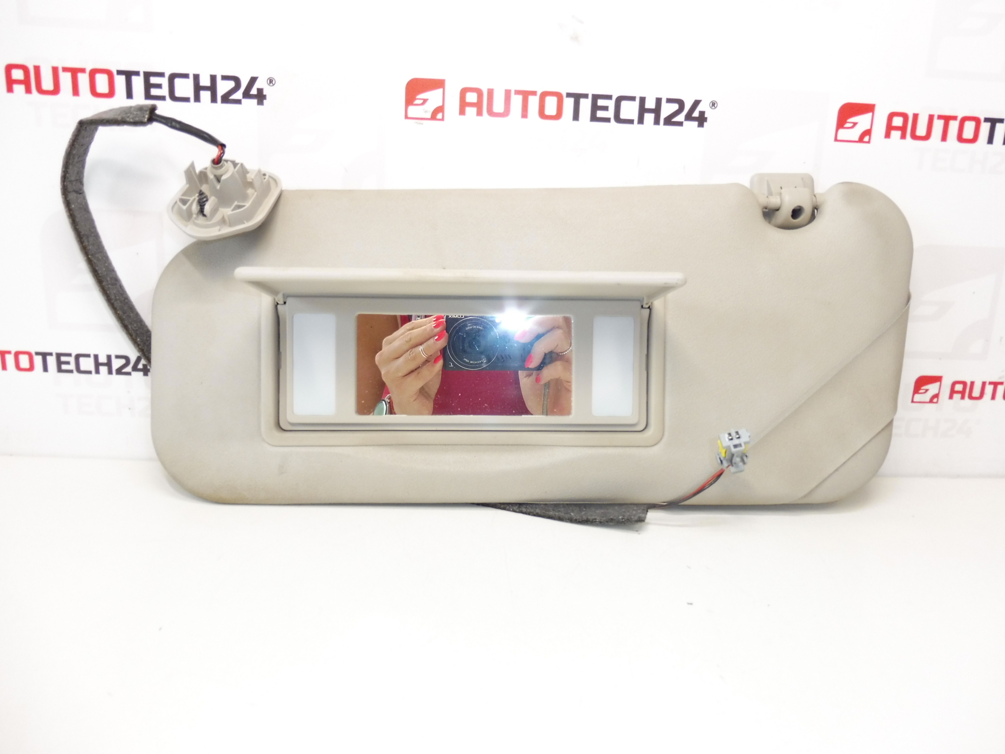 Pare-soleil gauche Citroën Peugeot 8143HS