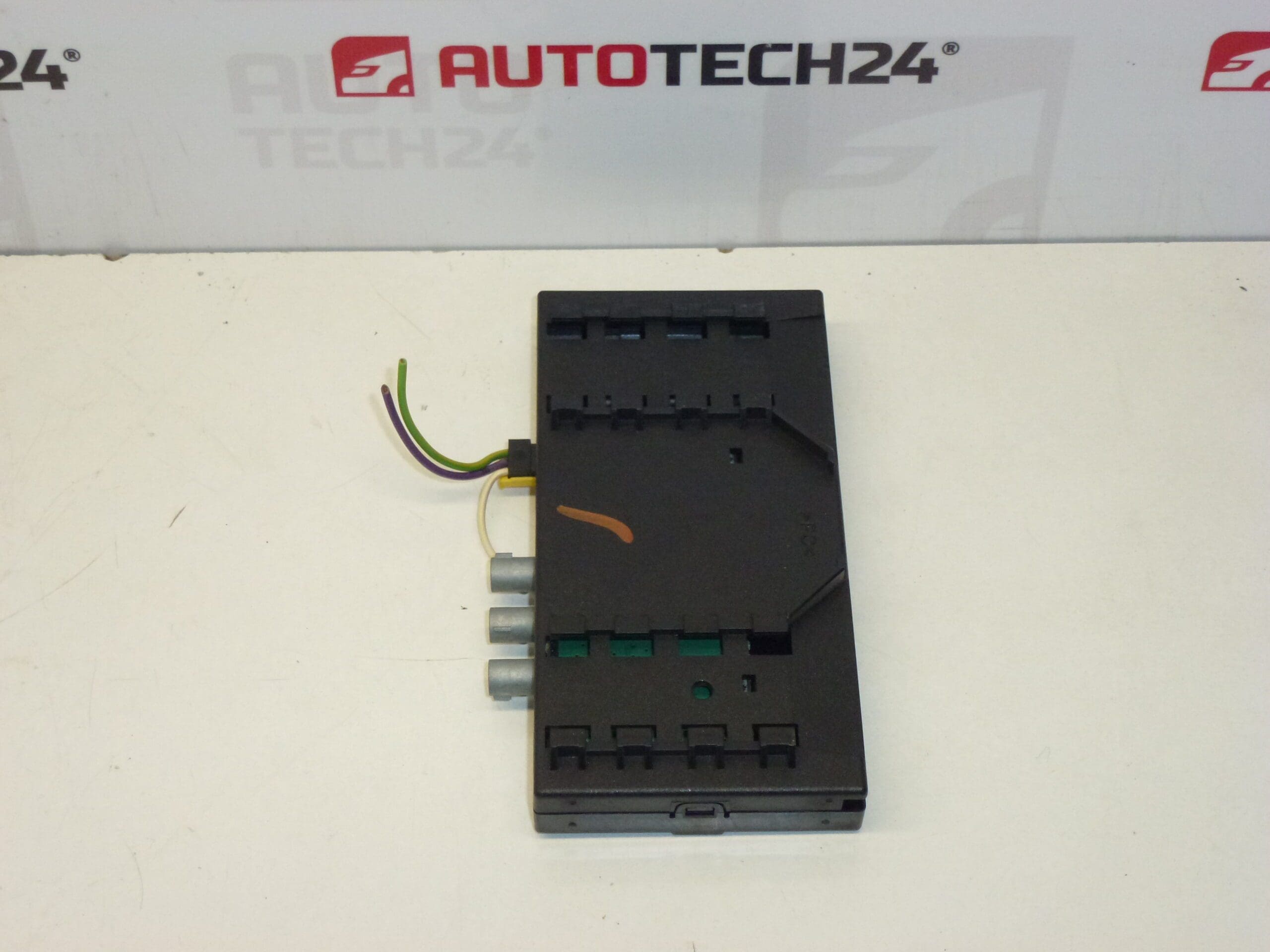 Antenne Citroën Peugeot 9655888380 6561EC