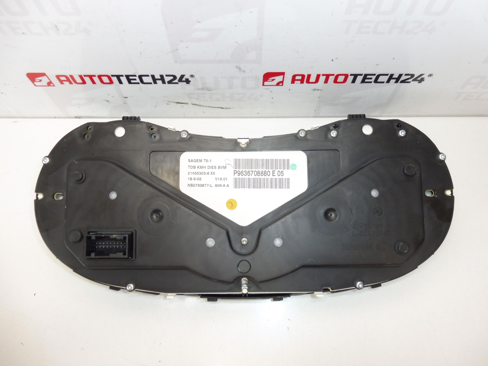 Compteur de vitesse Peugeot 307 kilométrage 330000 km 9636708880 6104R2