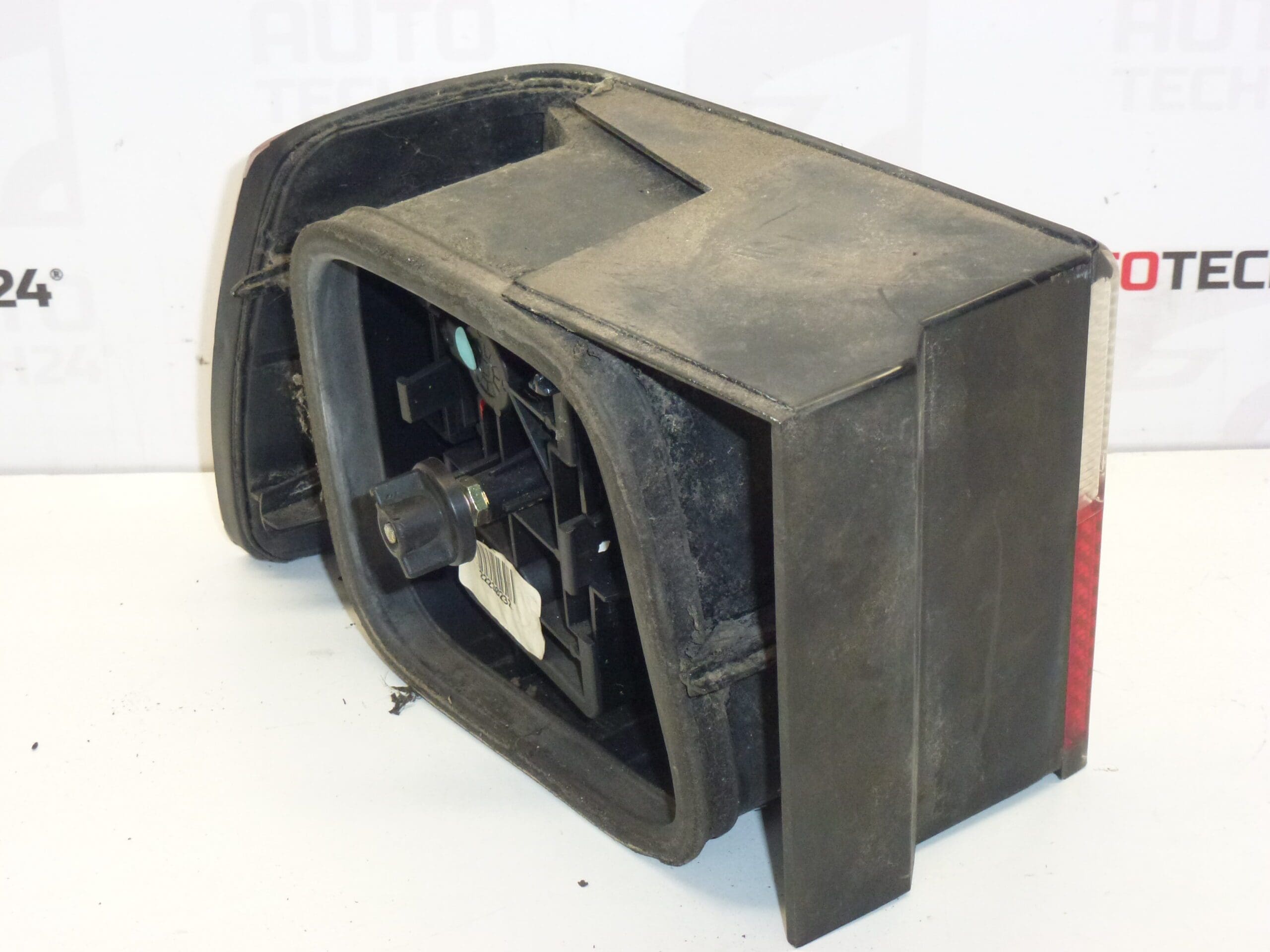 Feu d'aile arrière droit Citroën Xantia 6351K0