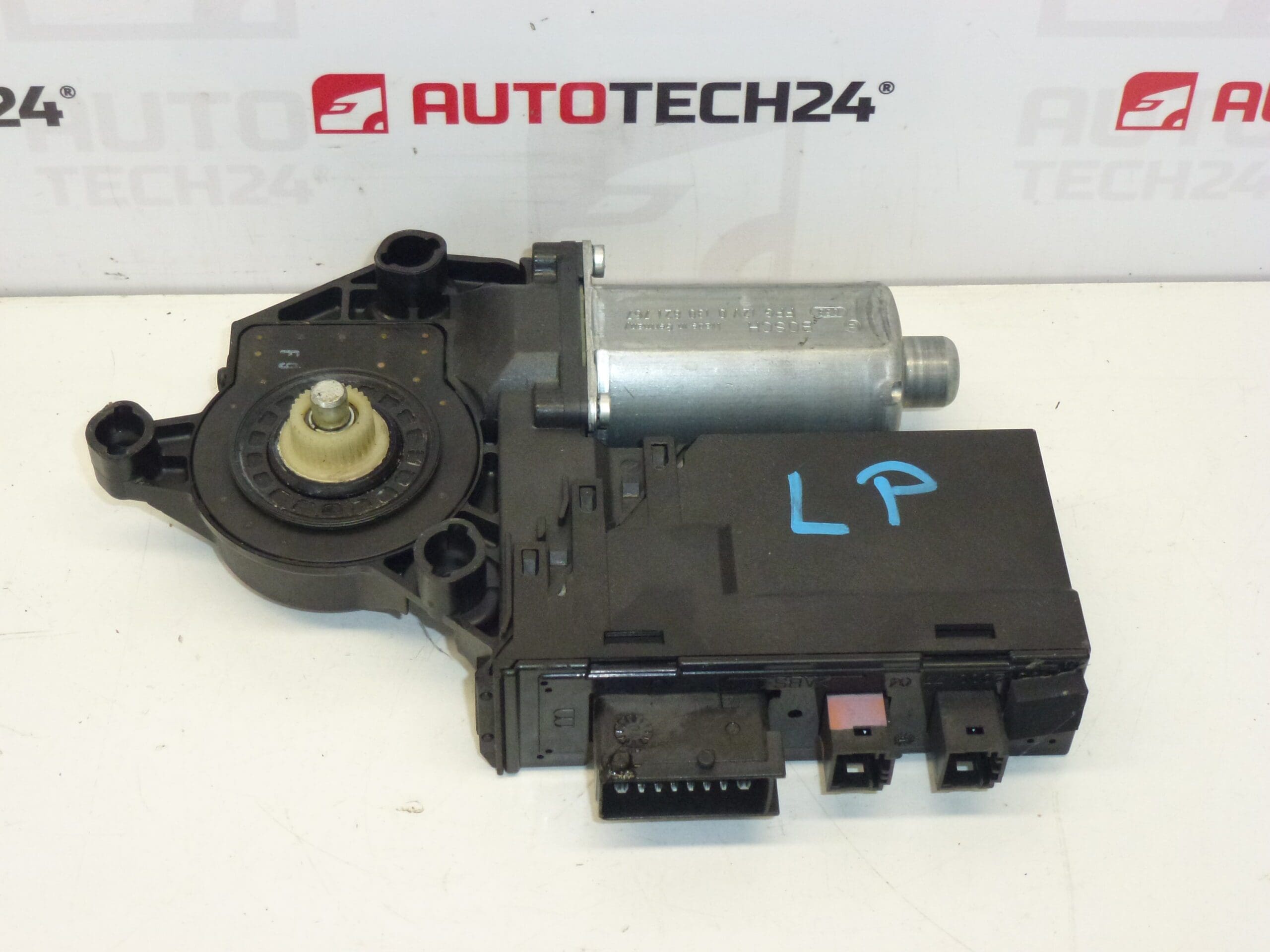 Moteur de vitre avant gauche Peugeot 307 9637130580 9221N3