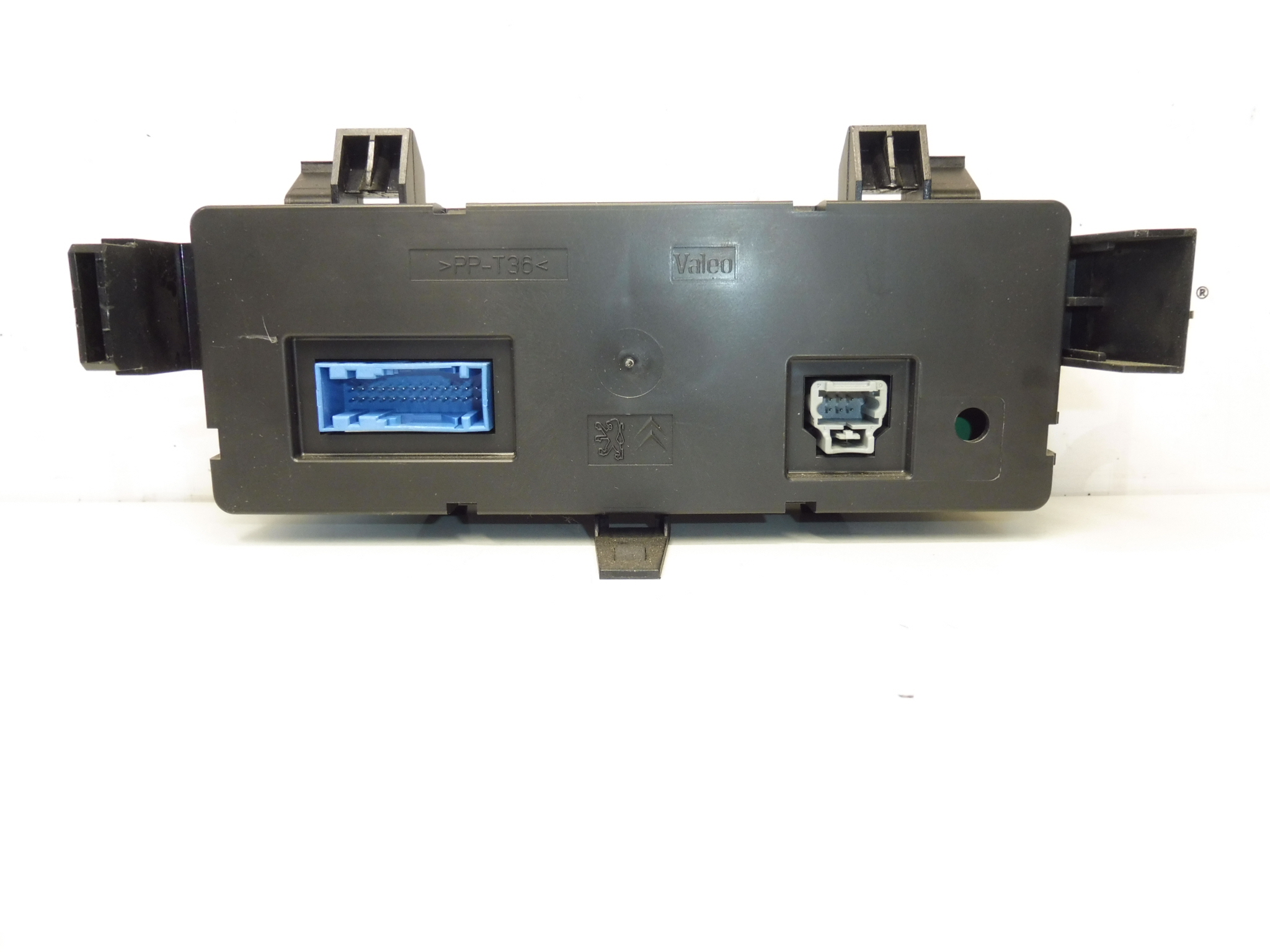 Chauffage climatique Peugeot 1007 96530443XT 6451RY