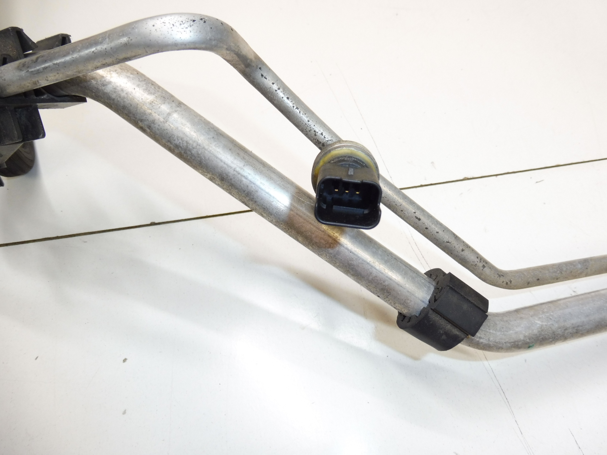 Tuyau climatique Citroen Peugeot 9658201080 647739