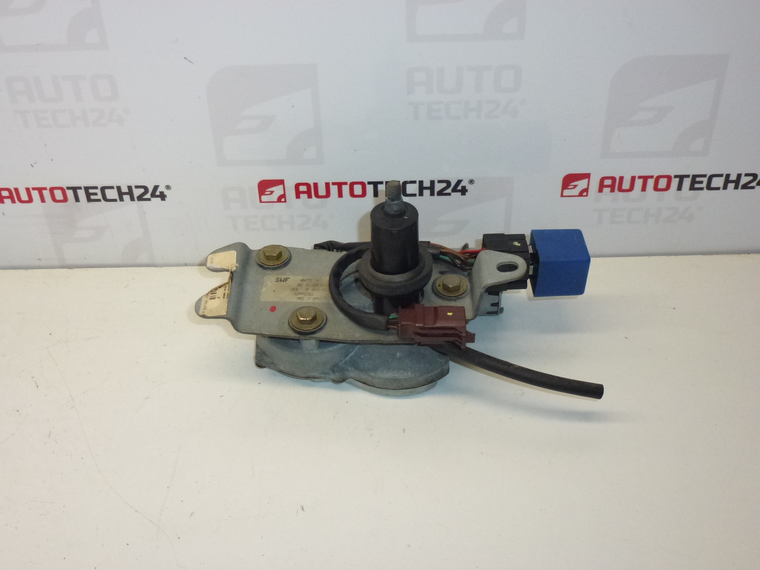 Moteur d'essuie glace arrière Citroën Xsara 962381888 6405E5