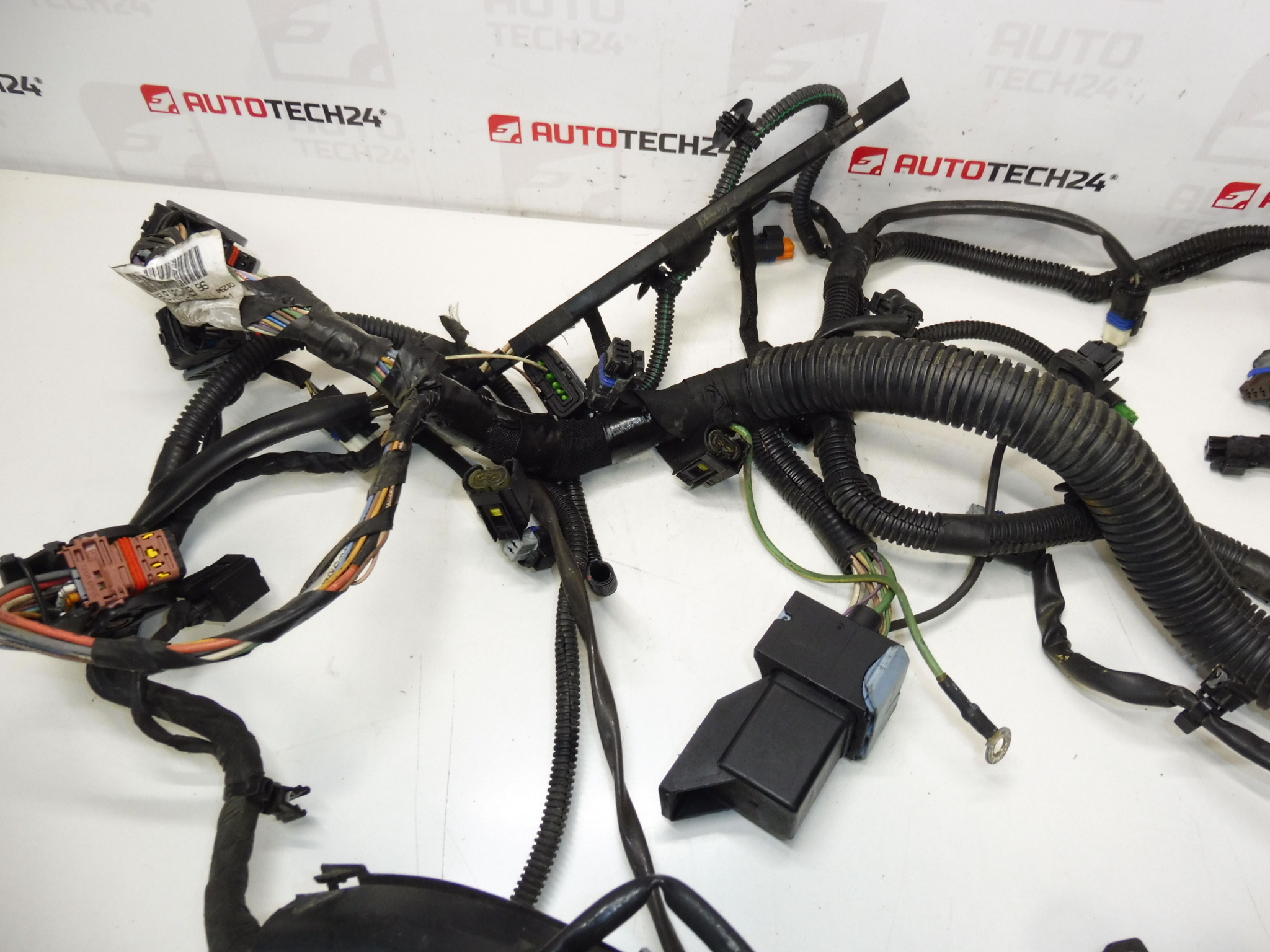 Faisceau moteur Peugeot 307 2.0 HDI 9663581780 9663581680 6569FH