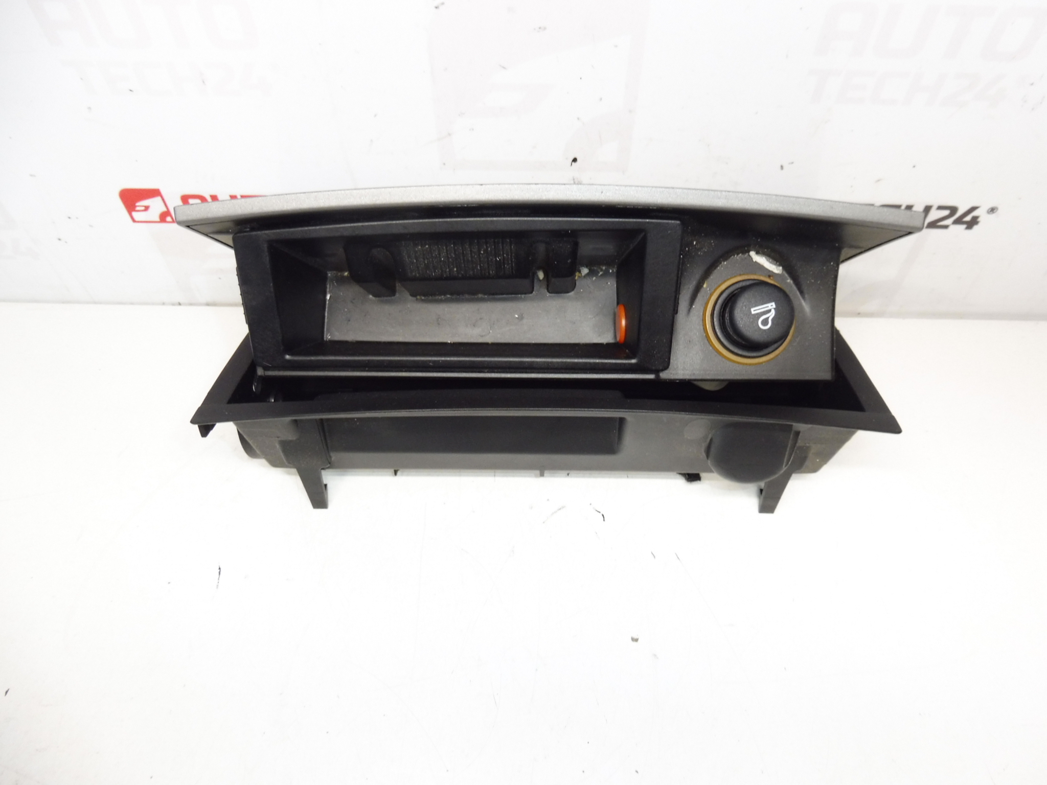 Cendrier avec briquet Peugeot 407 9644562177 8211JH