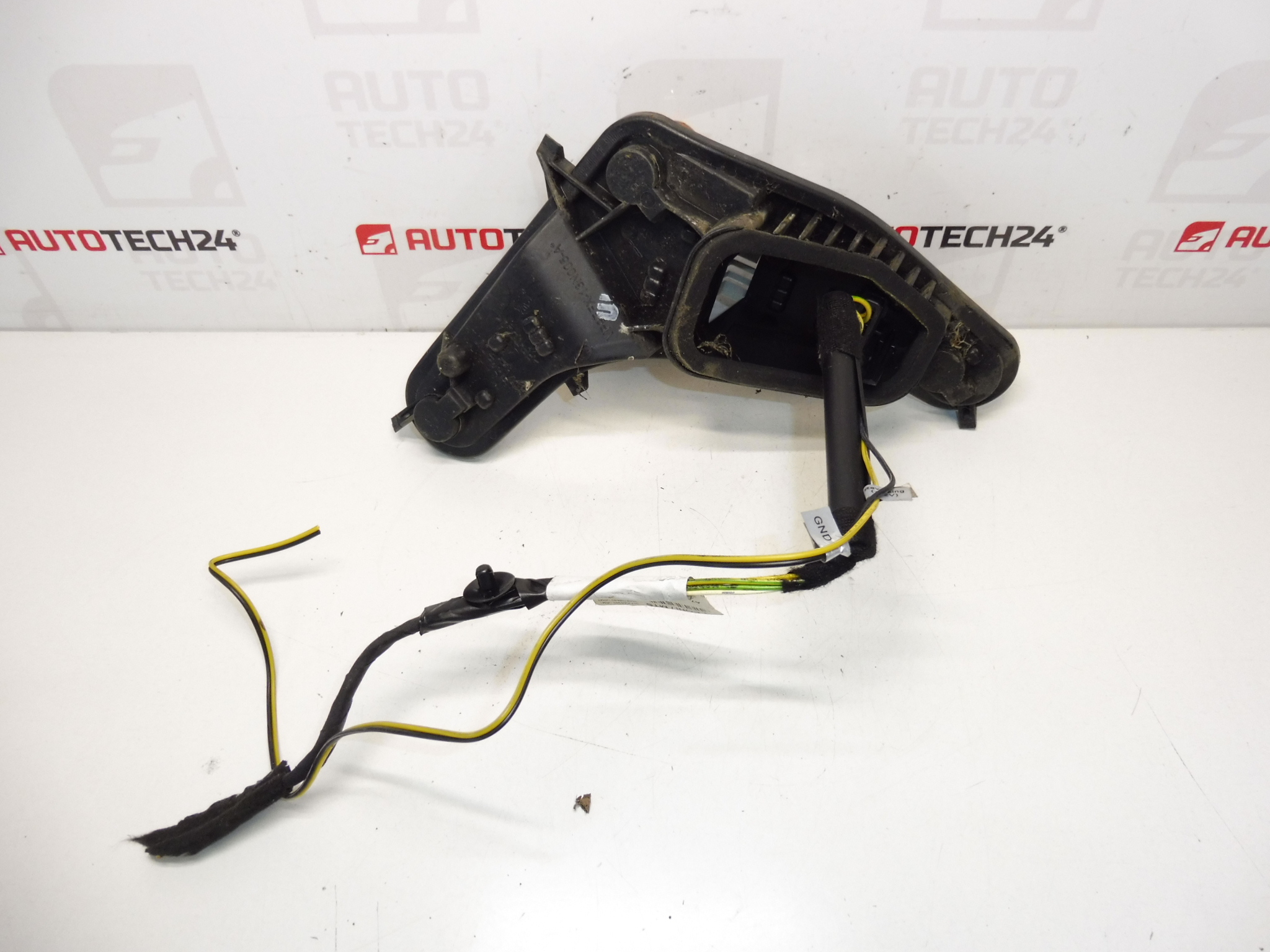 Douille ampoule feu arrière gauche Peugeot 207 9686566080 6350HQ