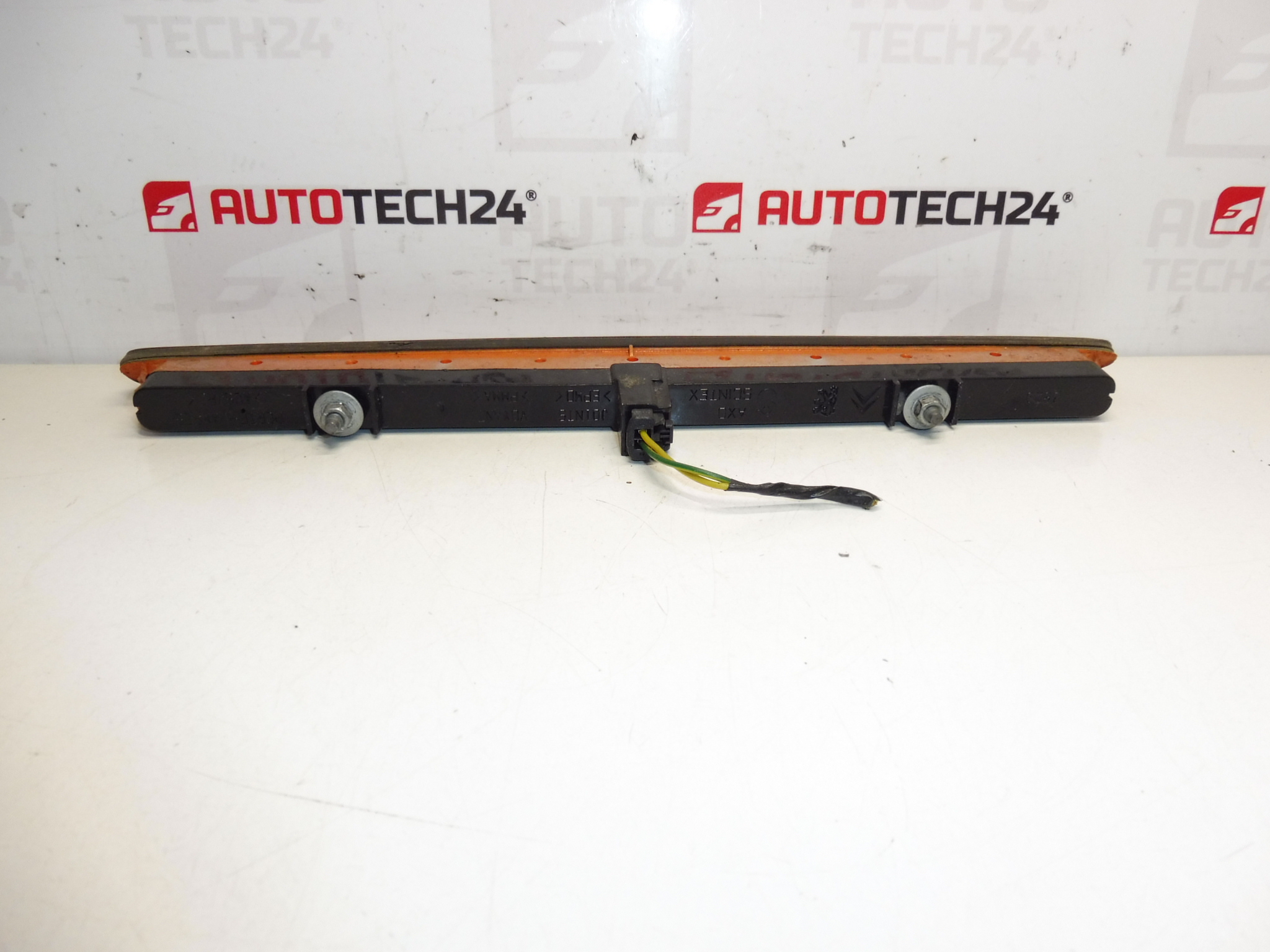 3. feu stop Peugeot 206 CC 1611687480 6350N6