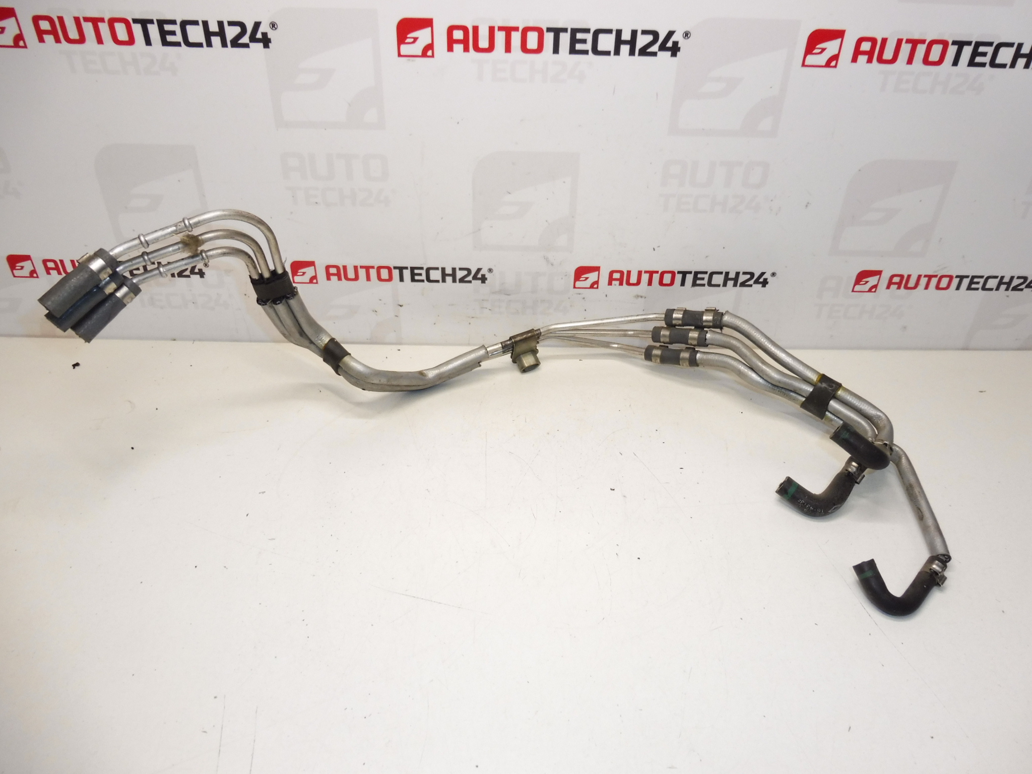 Pipe à dépression Citroën Peugeot 2.2 HDI 1622AC