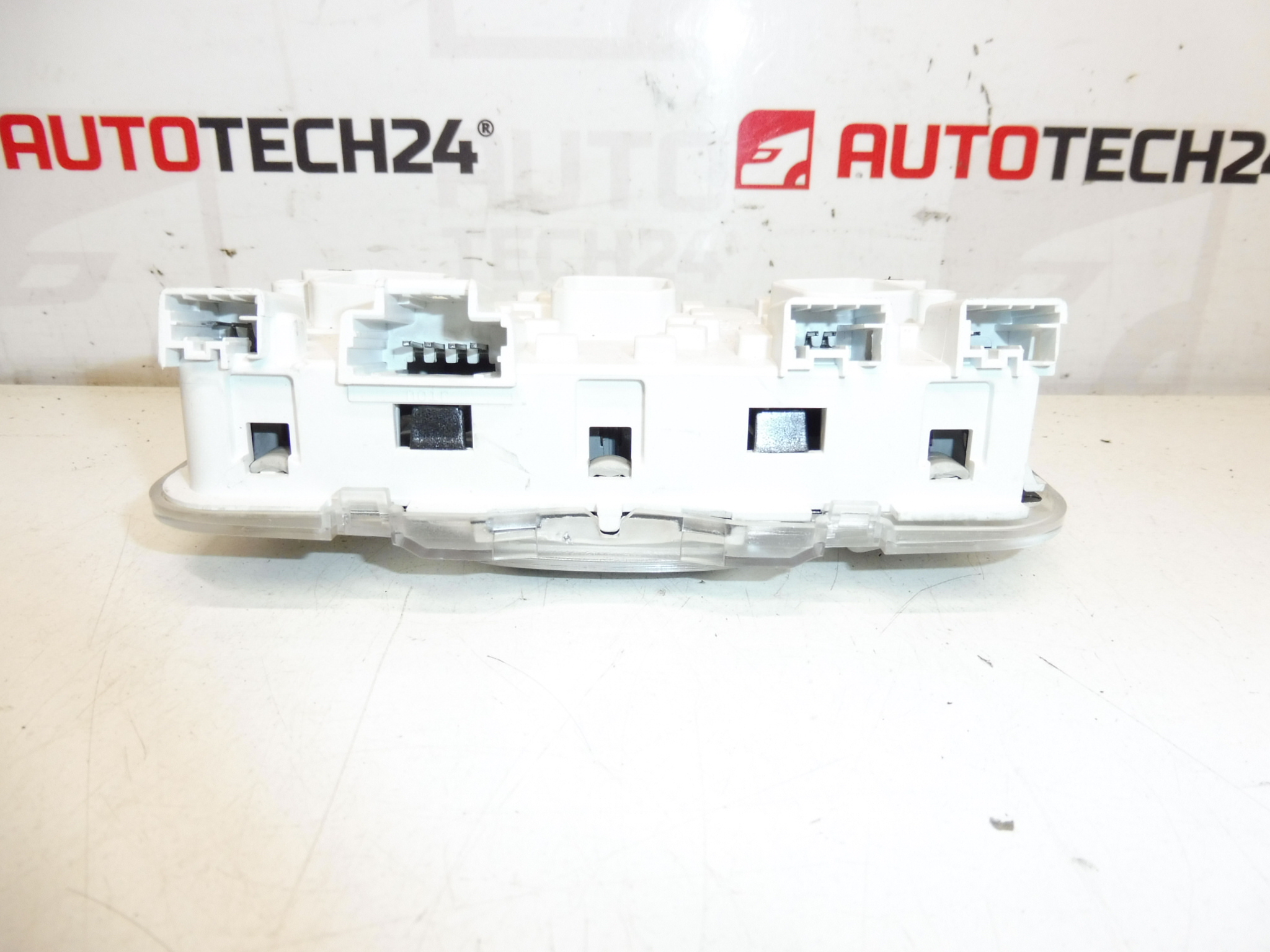 Plafonnier pour Citroën Peugeot DS 96781446BJ 6362AS