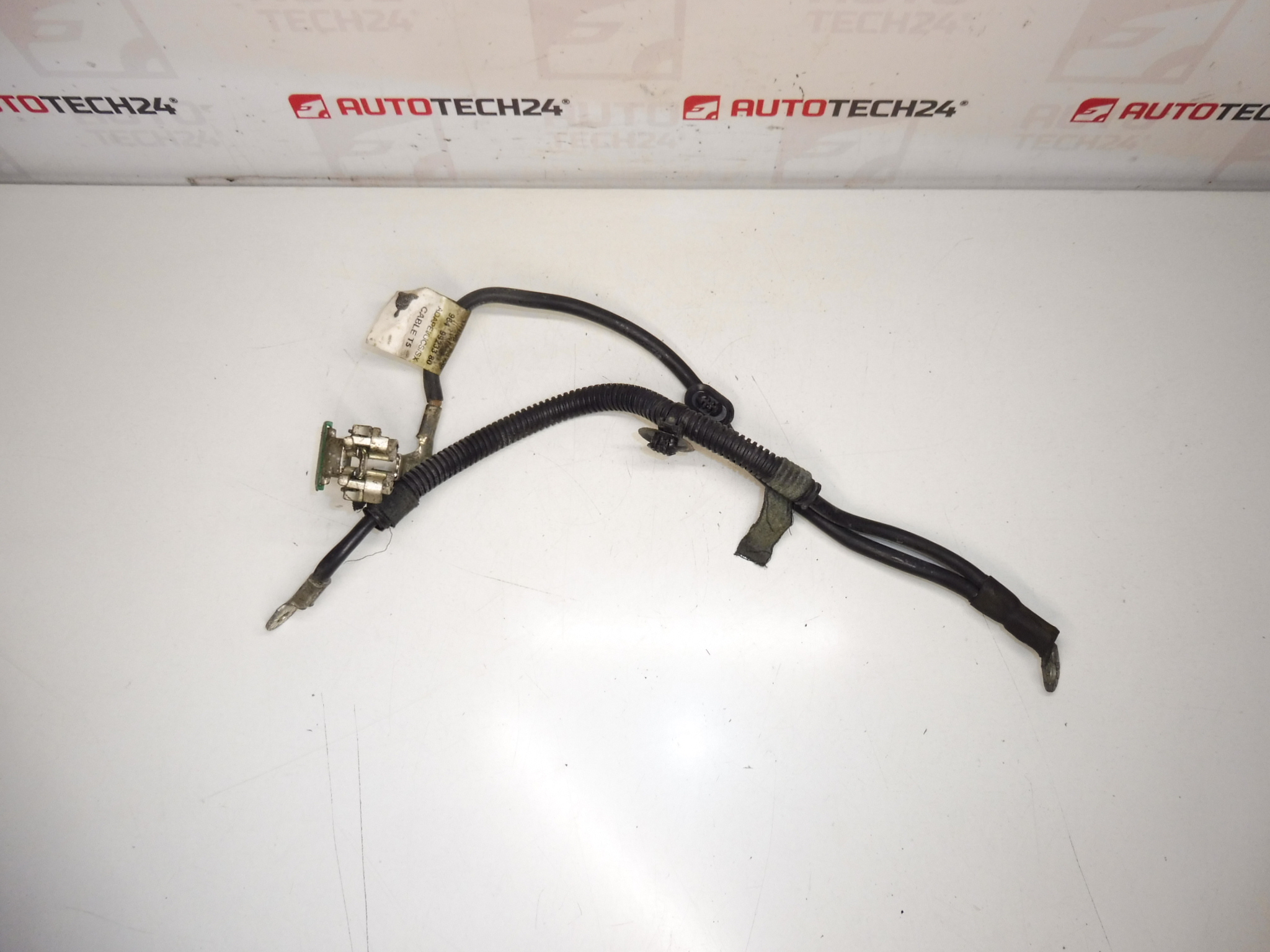 Plus un paquet de Citroën Peugeot 9649923380 6589cc