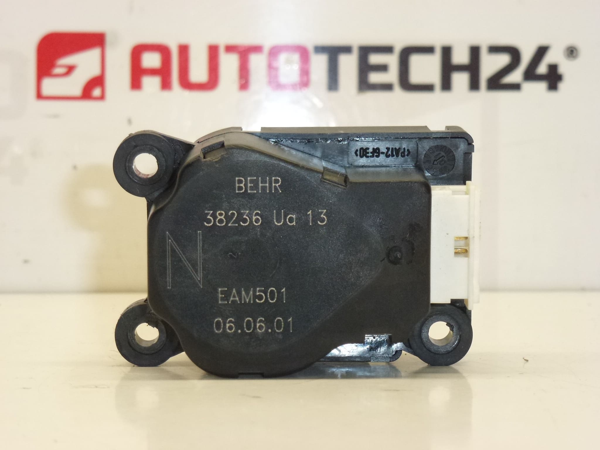 Servomoteur BEHR Citroën Peugeot EAM501 38236Ua13 6447QN
