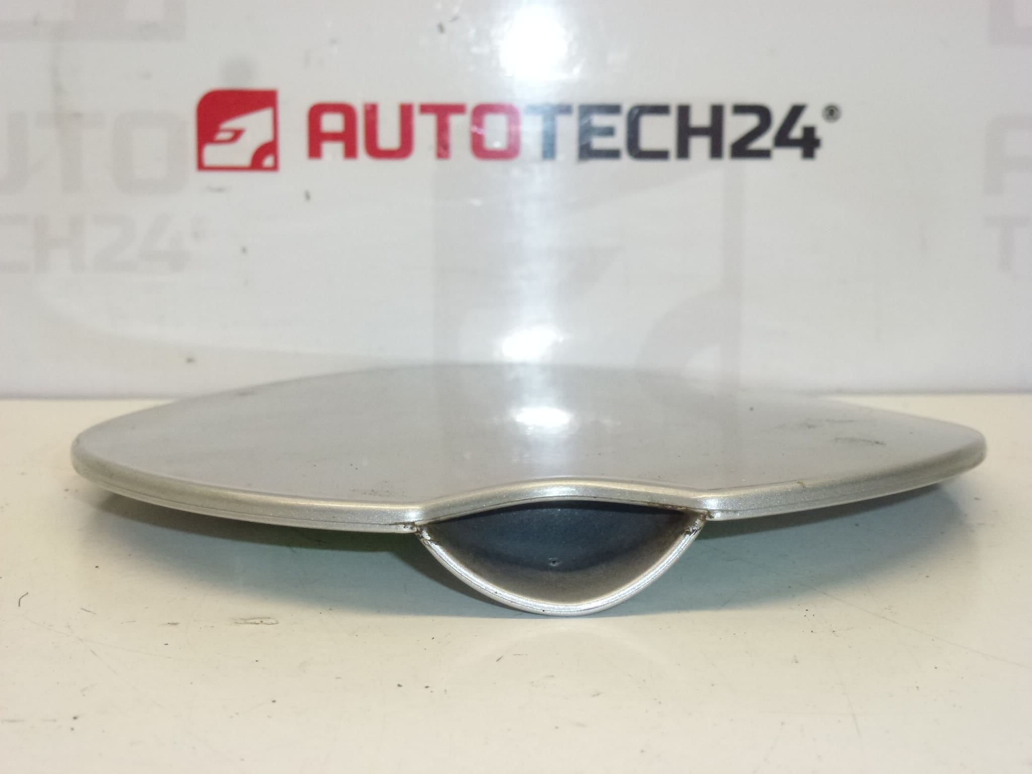 Cache bouchon de réservoir Peugeot 207 EZRC 1517F5