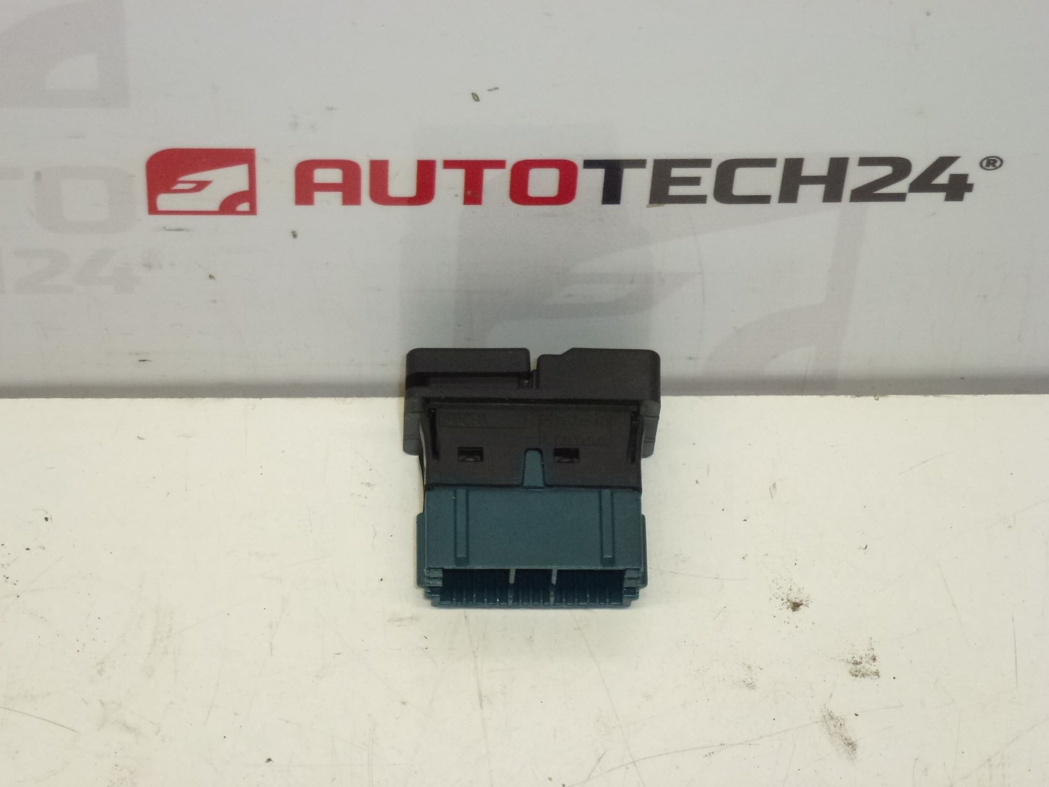 Bloque lunette arrière Citroën Peugeot 6552ZK