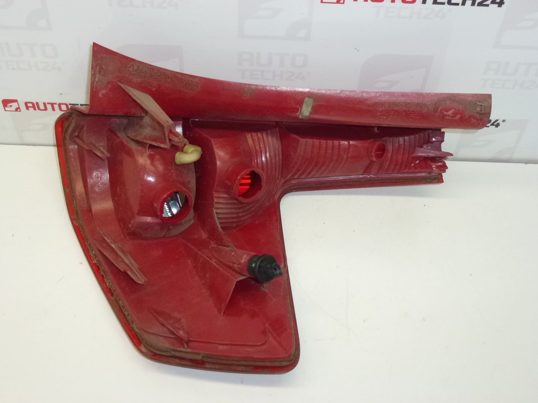 Feu arrière gauche Citroën C4 5 portes 9655864080 6350T8