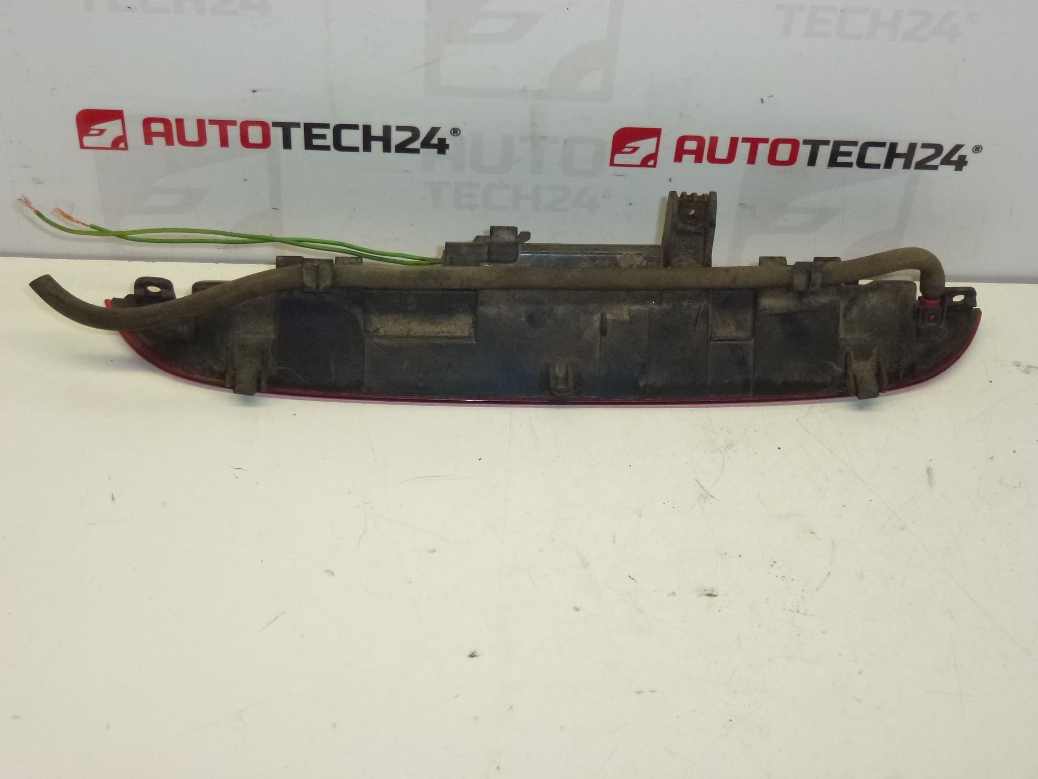 3ème feu stop Peugeot 206 Combi 89028701 6351Q0