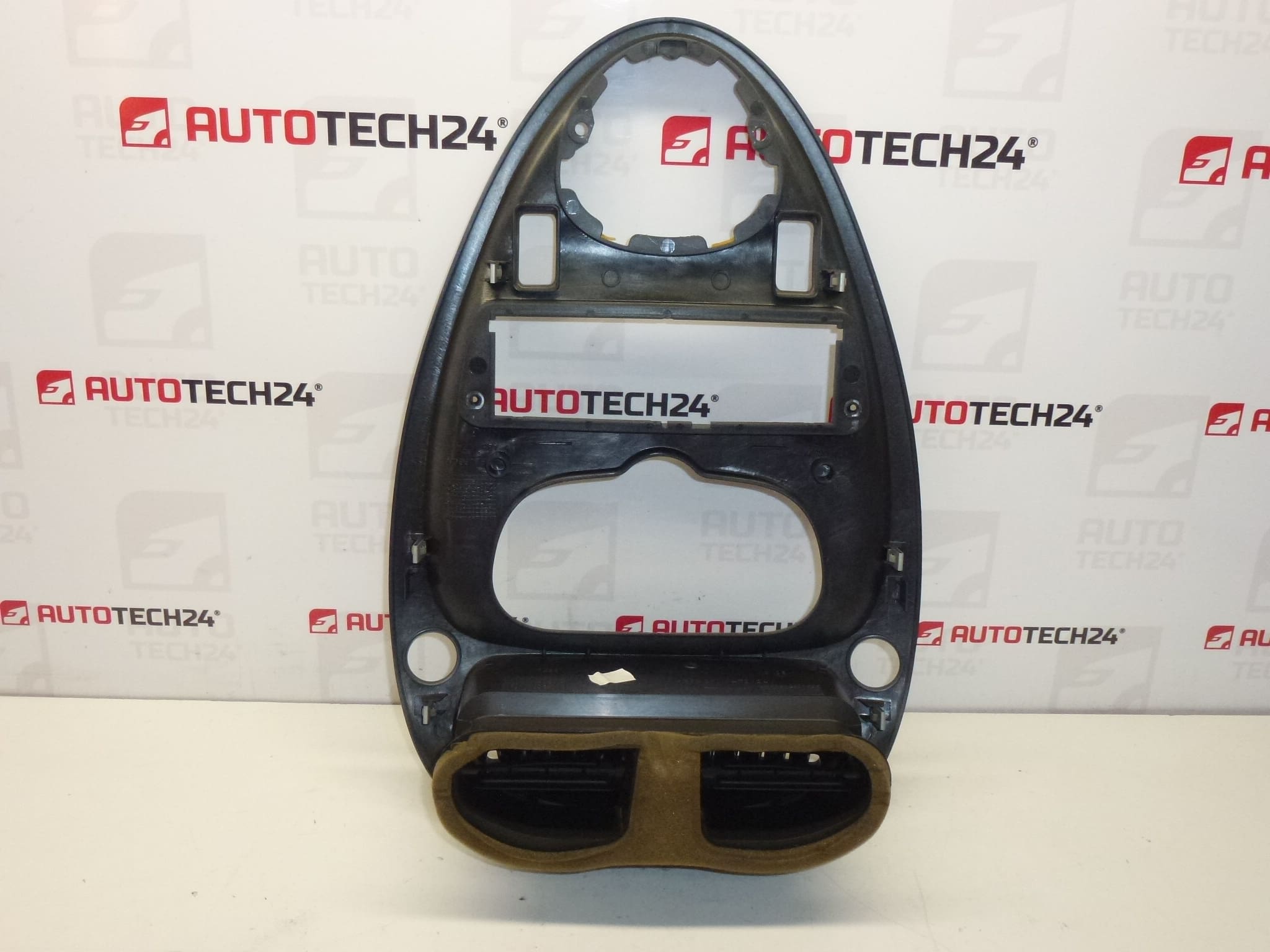 Lunette radio avec ventilateurs Citroën Xsara Picasso 9631315877 8211C7