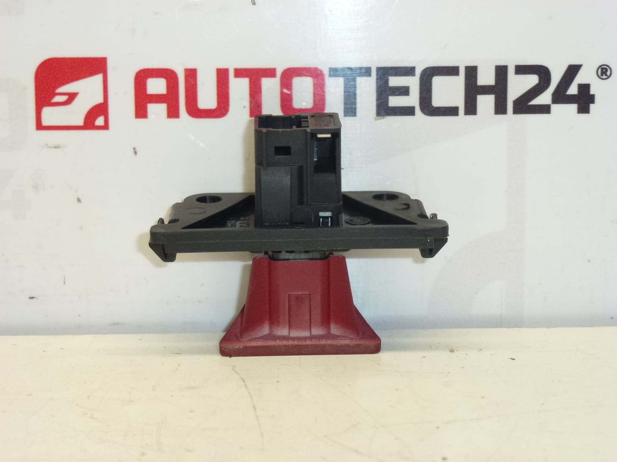 Contrôleur de feux de détresse Peugeot 307 9643219577 6554J7