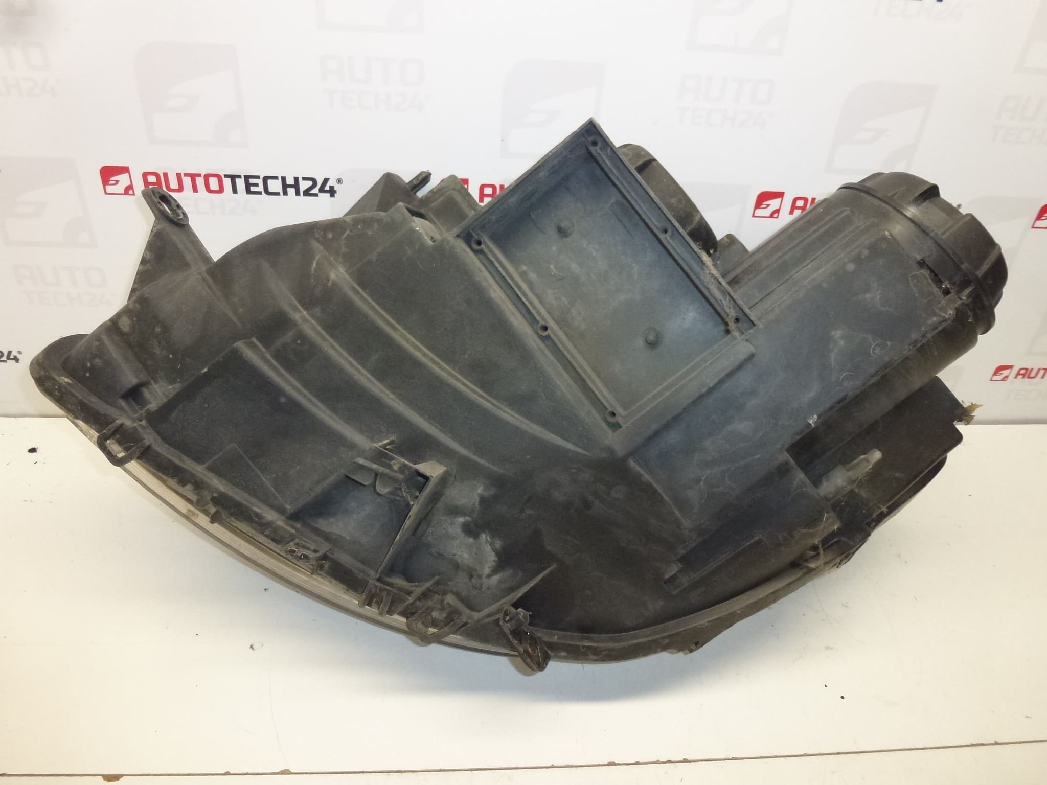 Phare avant droit Citroën C8 89007042 620615