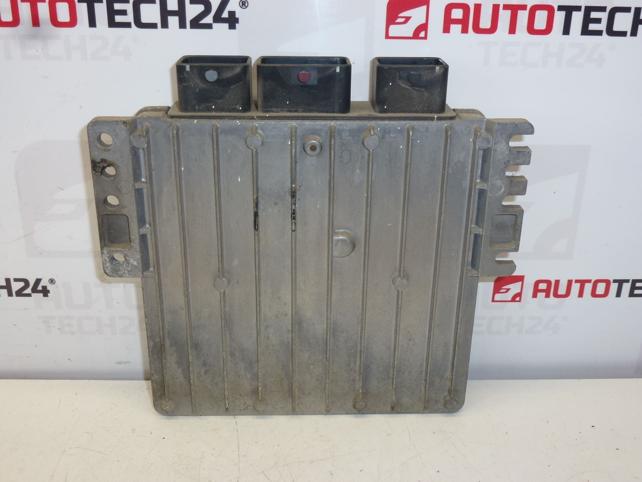 Calculateur Siemens SID 801 5WS40023F-T 9644302380 1938HJ