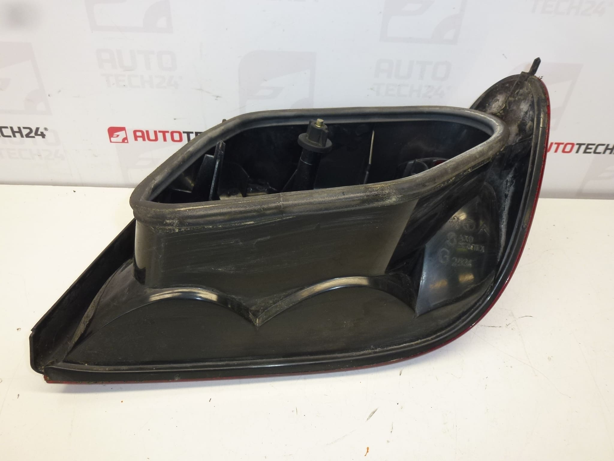 Feu arrière gauche Citroën Xsara 6350P0